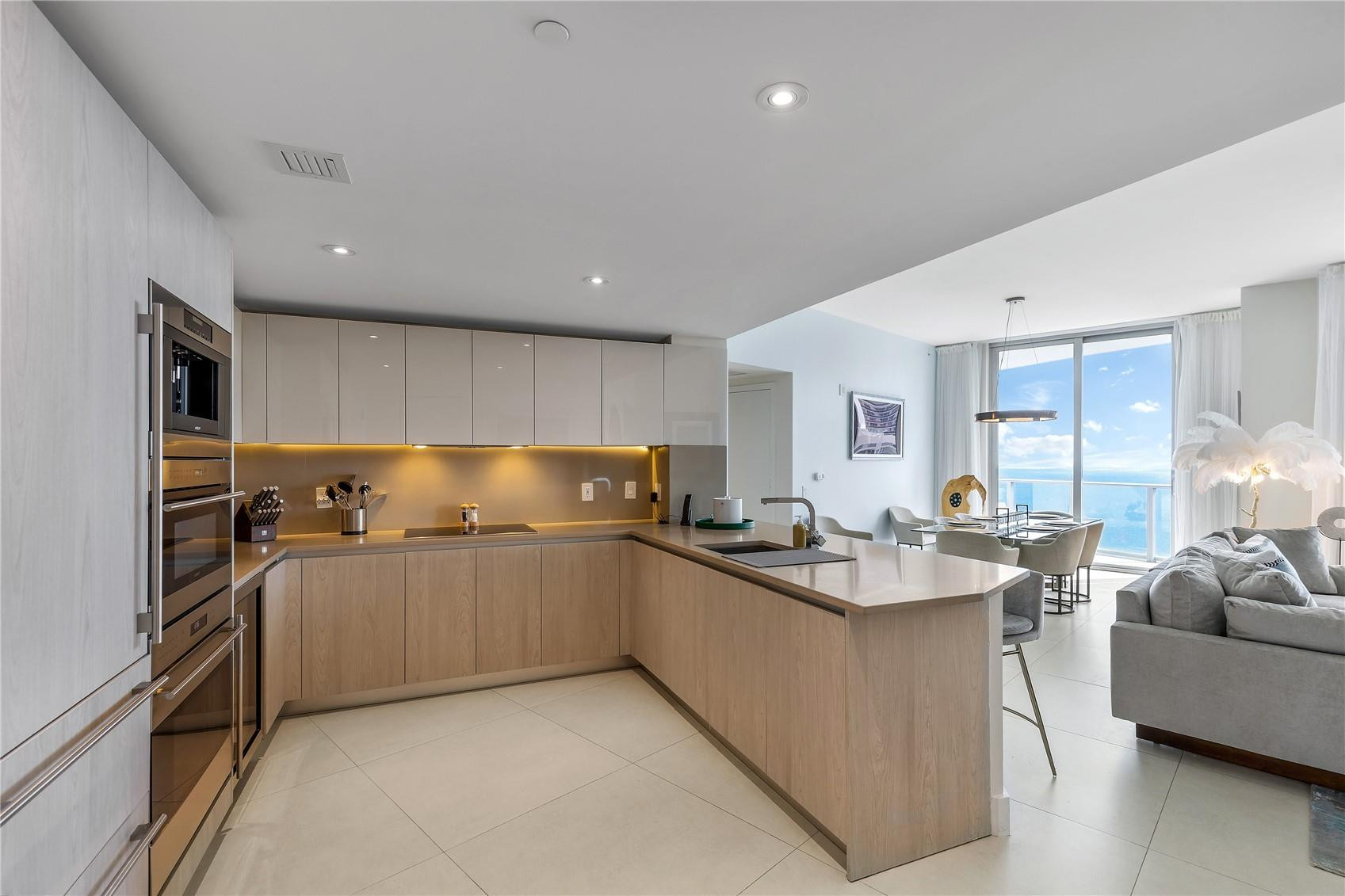 View details of listing 4111 S Ocean Drive Lph3/5, Hollywood, FL 33019 Hollywood with MLS#