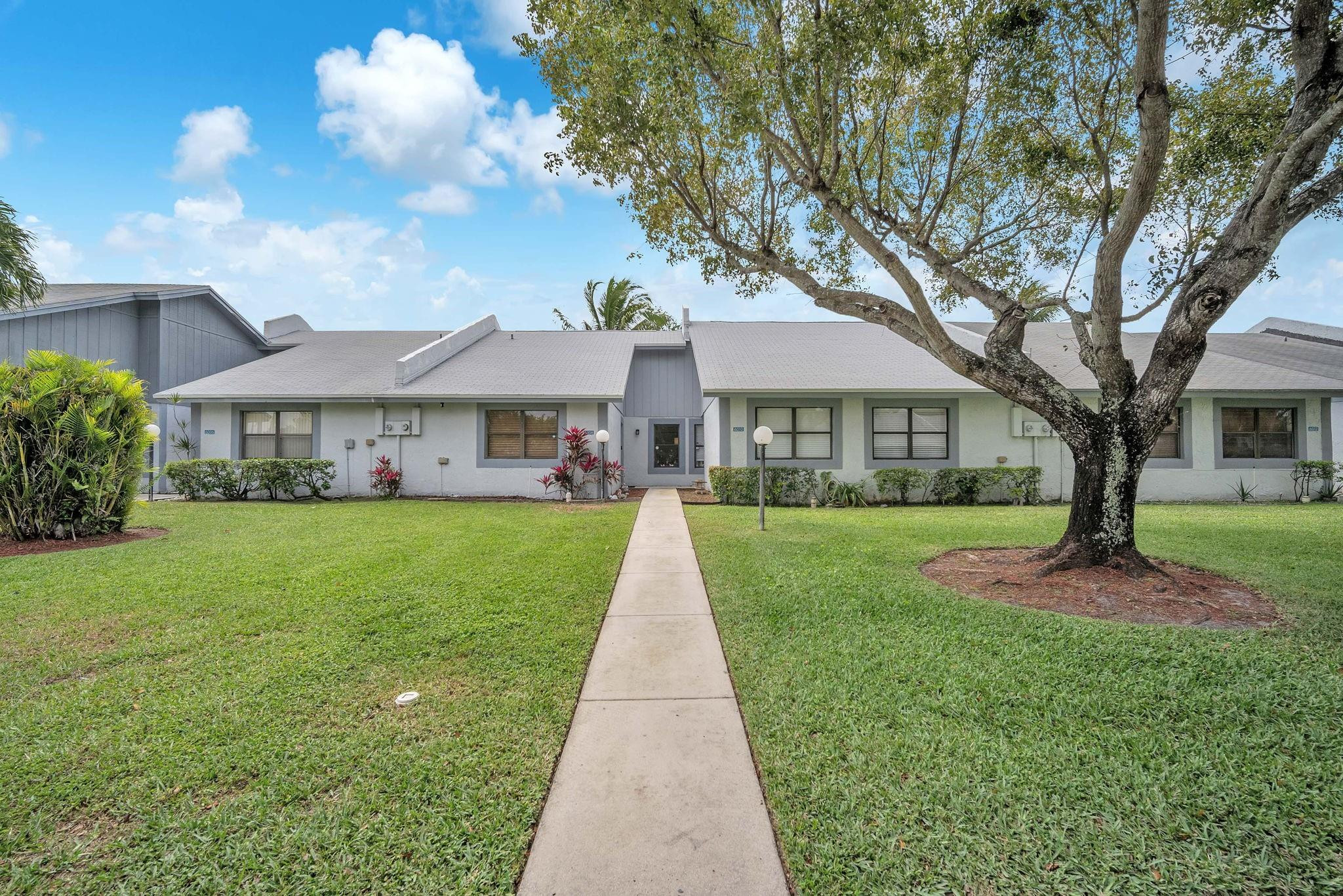 View details of listing 6008 NW 3rd Street, Margate, FL 33063 Margate with MLS#