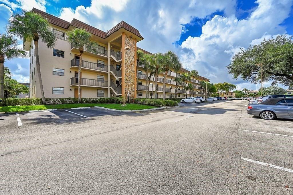 View details of listing 6095 N Sabal Palm Boulevard 212, Tamarac, FL 33319 Tamarac with MLS# 
