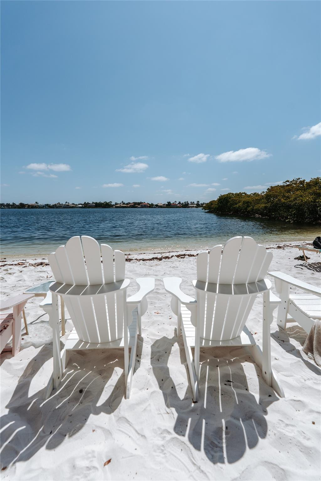 View details of listing 300 Scotia Drive 102, Hypoluxo, FL 33462 Hypoluxo with MLS#