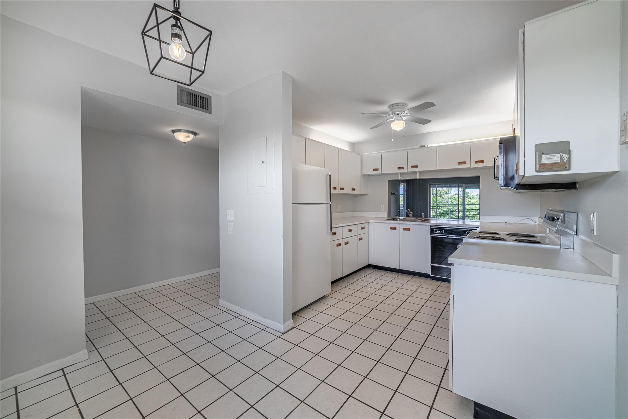 View details of listing 10315 NW 24th Place 407, Sunrise, FL 33322 Sunrise with MLS#
