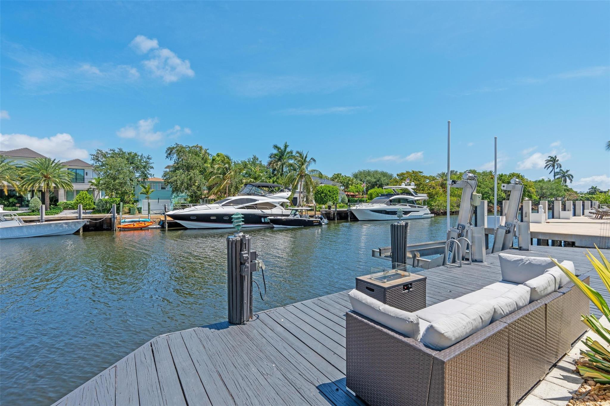 View details of listing 1749 SE 9th Street, Fort Lauderdale, FL 33316 Fort Lauderdale with MLS# 