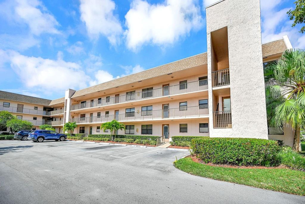 Listing  10442 Sunrise Lakes Boulevard 310, Sunrise, FL 33322, Sunrise, FL 33322