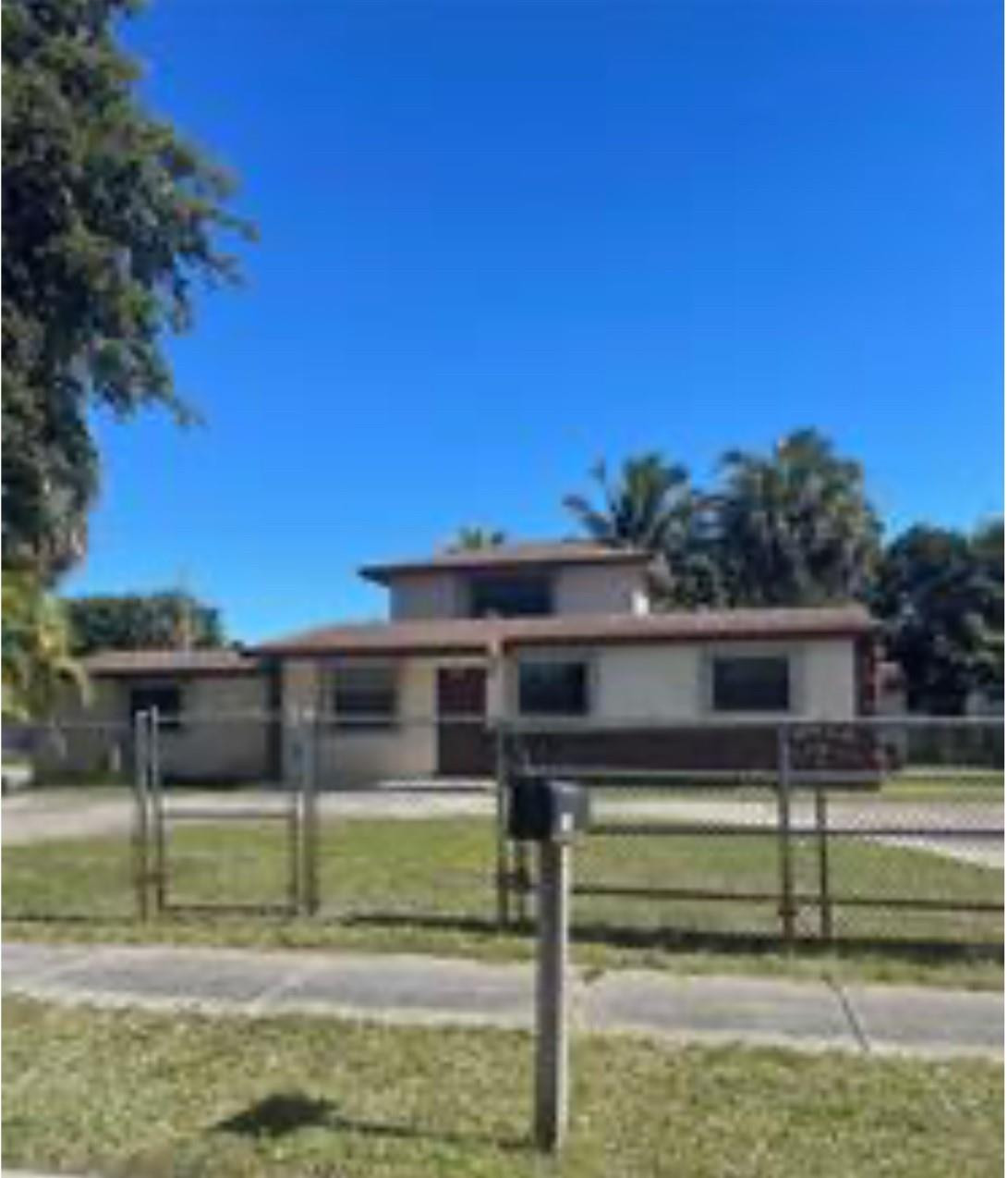 View details of listing 890 NW 33rd Way, Lauderhill, FL 33311 Lauderhill with MLS#