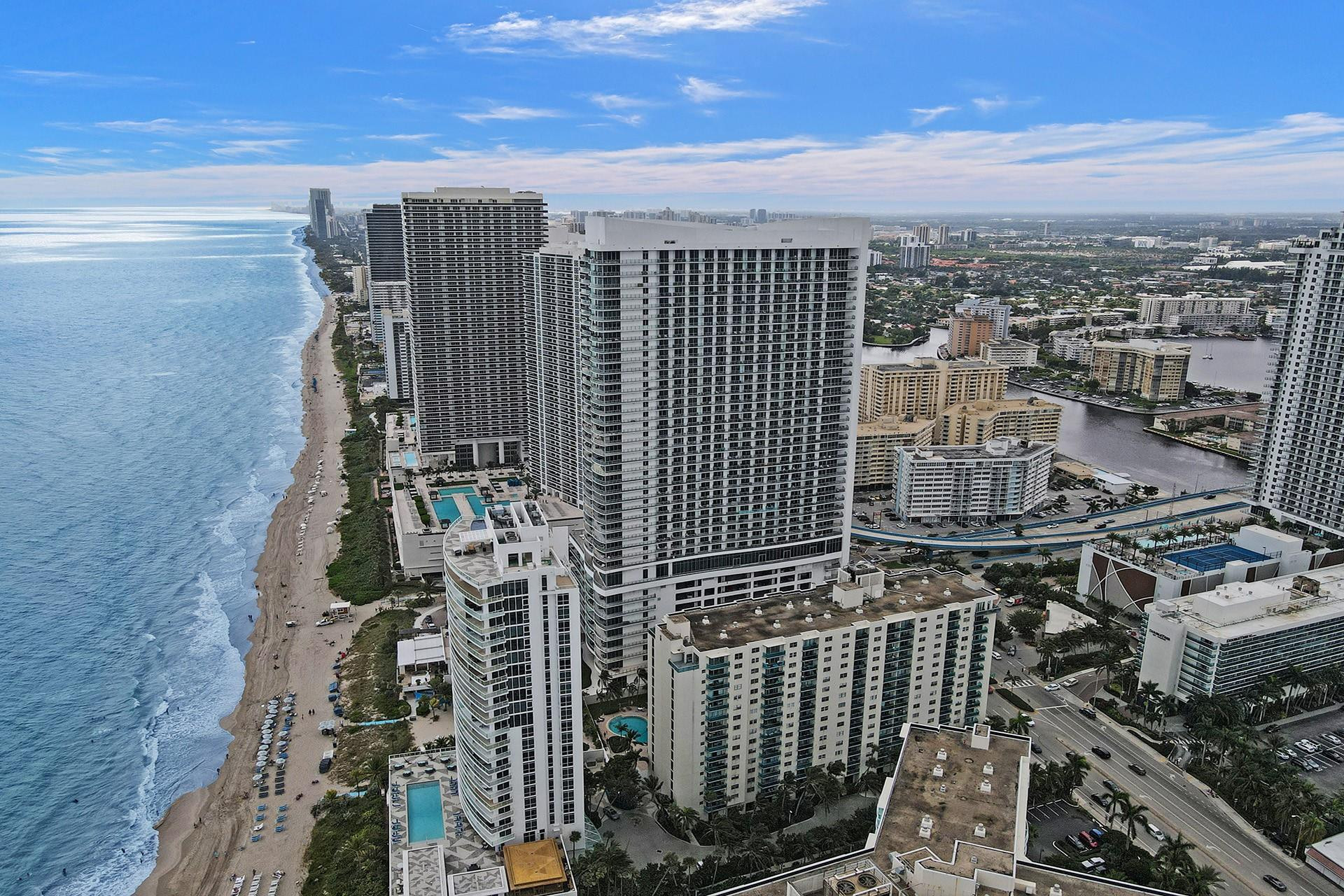 View details of listing 4001 S Ocean Drive 5k, Hollywood, FL 33019 Hollywood with MLS#