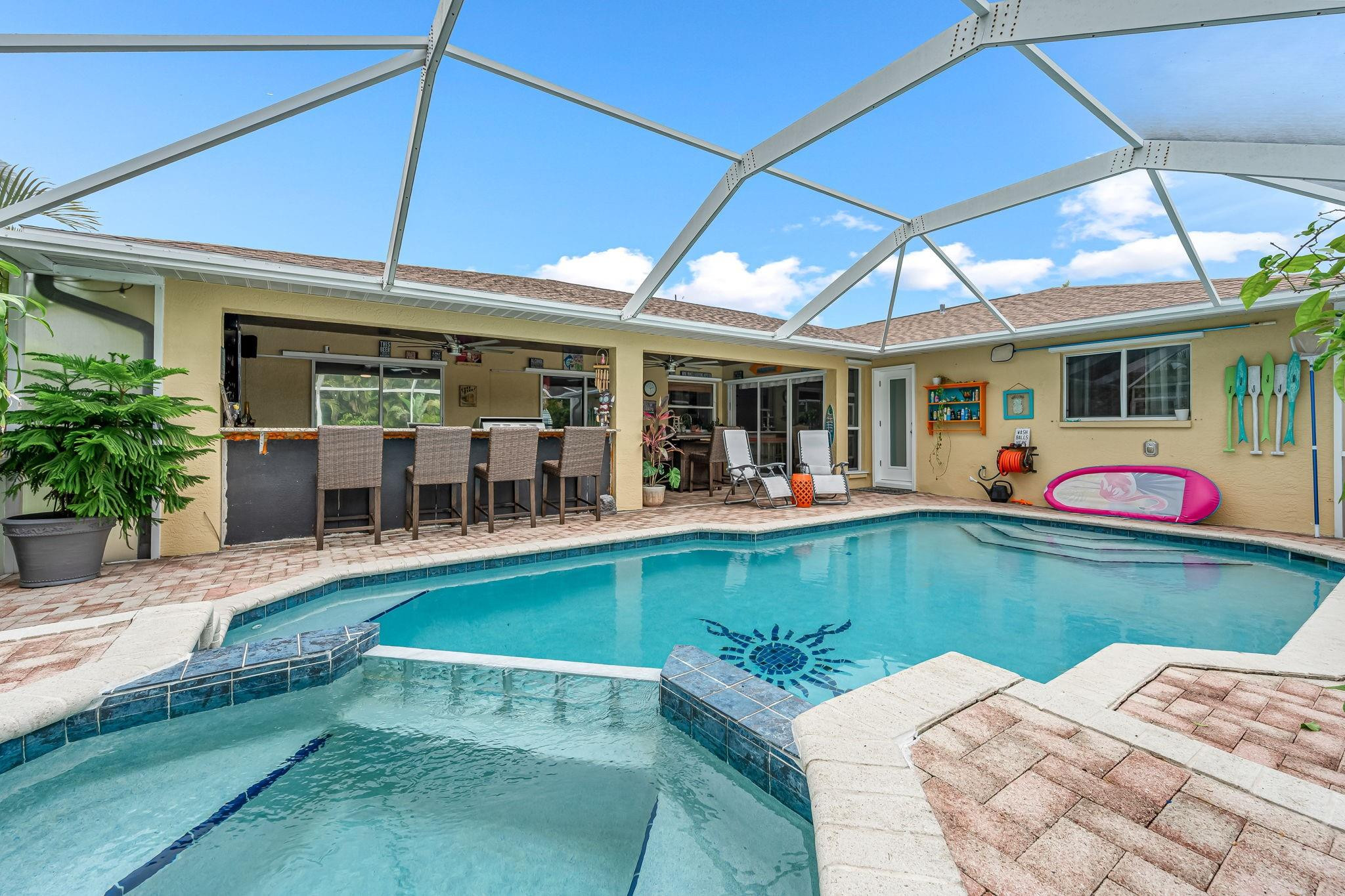 View details of listing 2812 SW 29th Avenue, Cape Coral, FL 33914 Cape Coral with MLS#