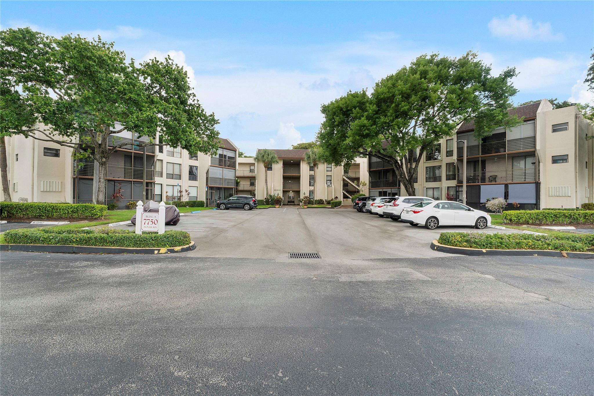 View details of listing 7750 W Mcnab Road 203, Tamarac, FL 33321 Tamarac with MLS#