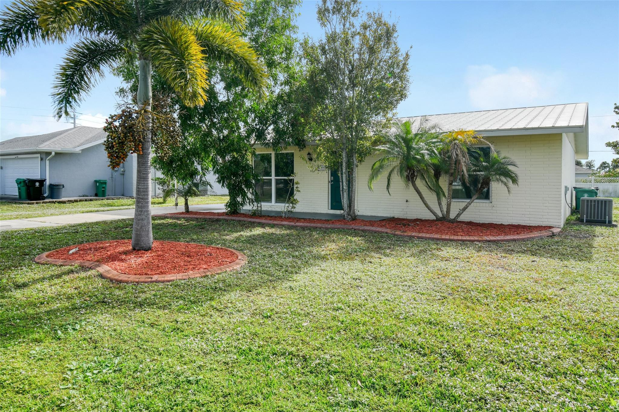 View details of listing 118 SW Ray Avenue, Port St. Lucie, FL 34983 Port St. Lucie with MLS#