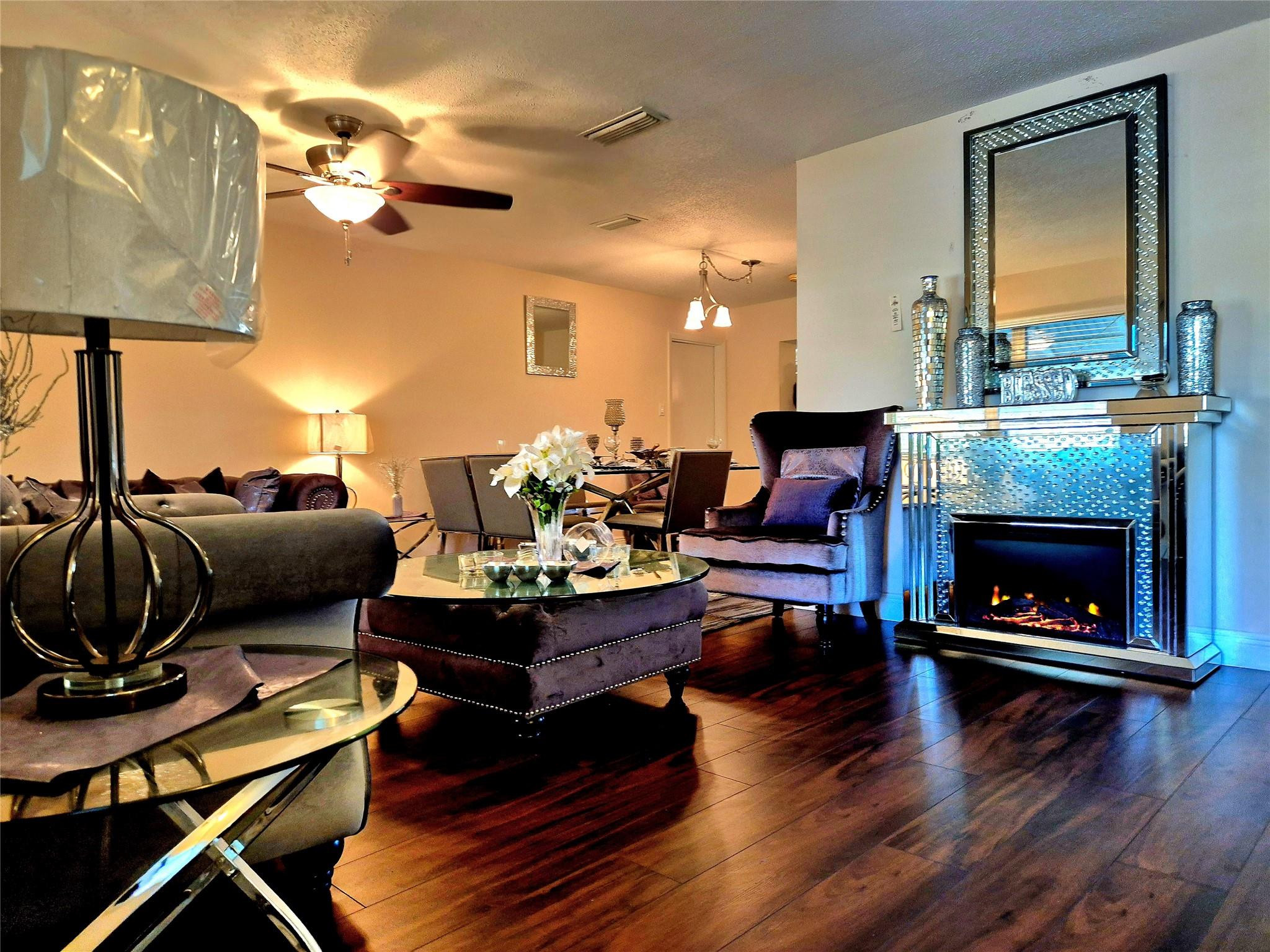 View details of listing 1390 NW 70th Lane, Margate, FL 33063 Margate with MLS# 