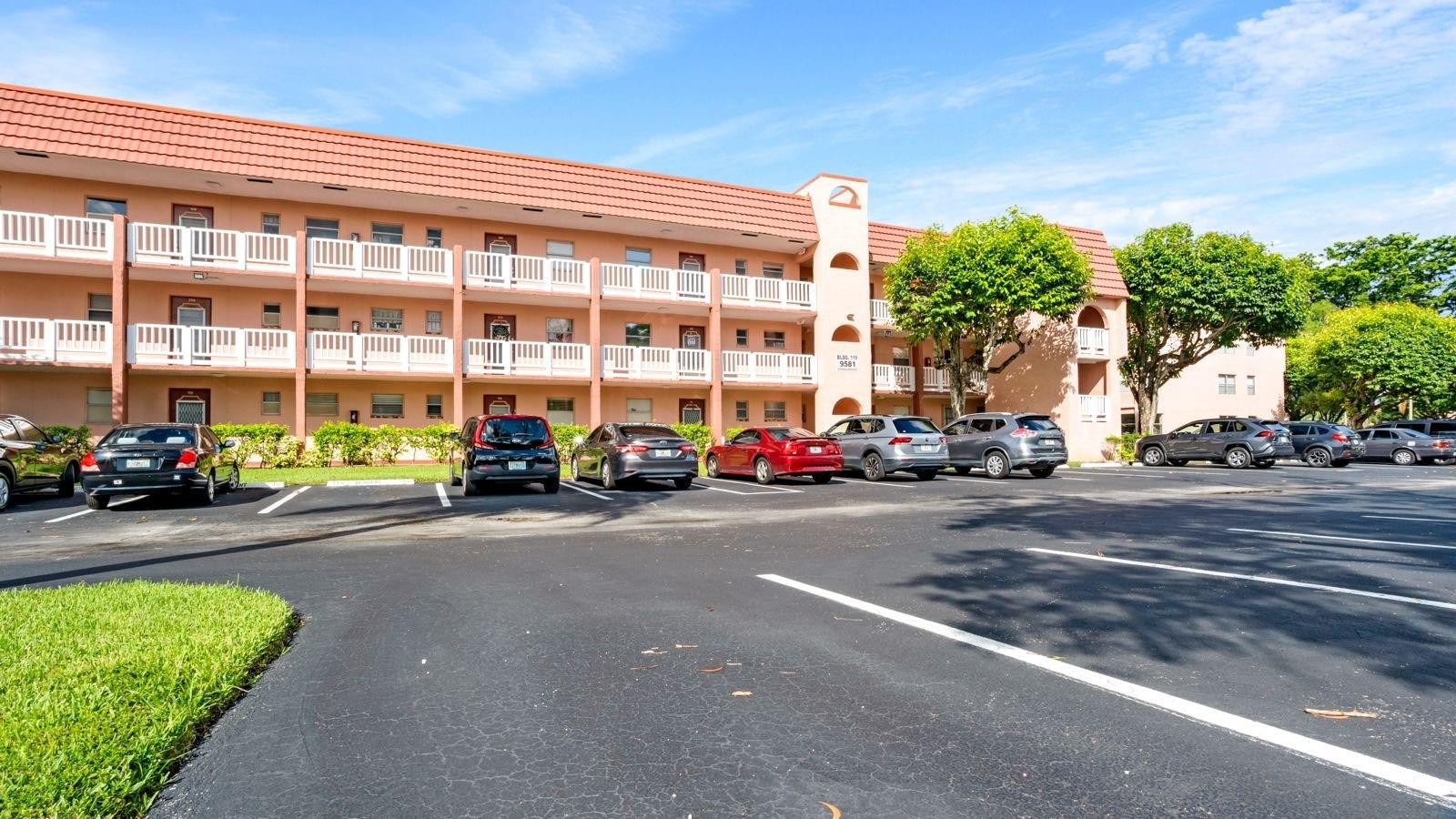 View details of listing 9581 Sunrise Lakes Boulevard 309, Sunrise, FL 33322 Sunrise with MLS#