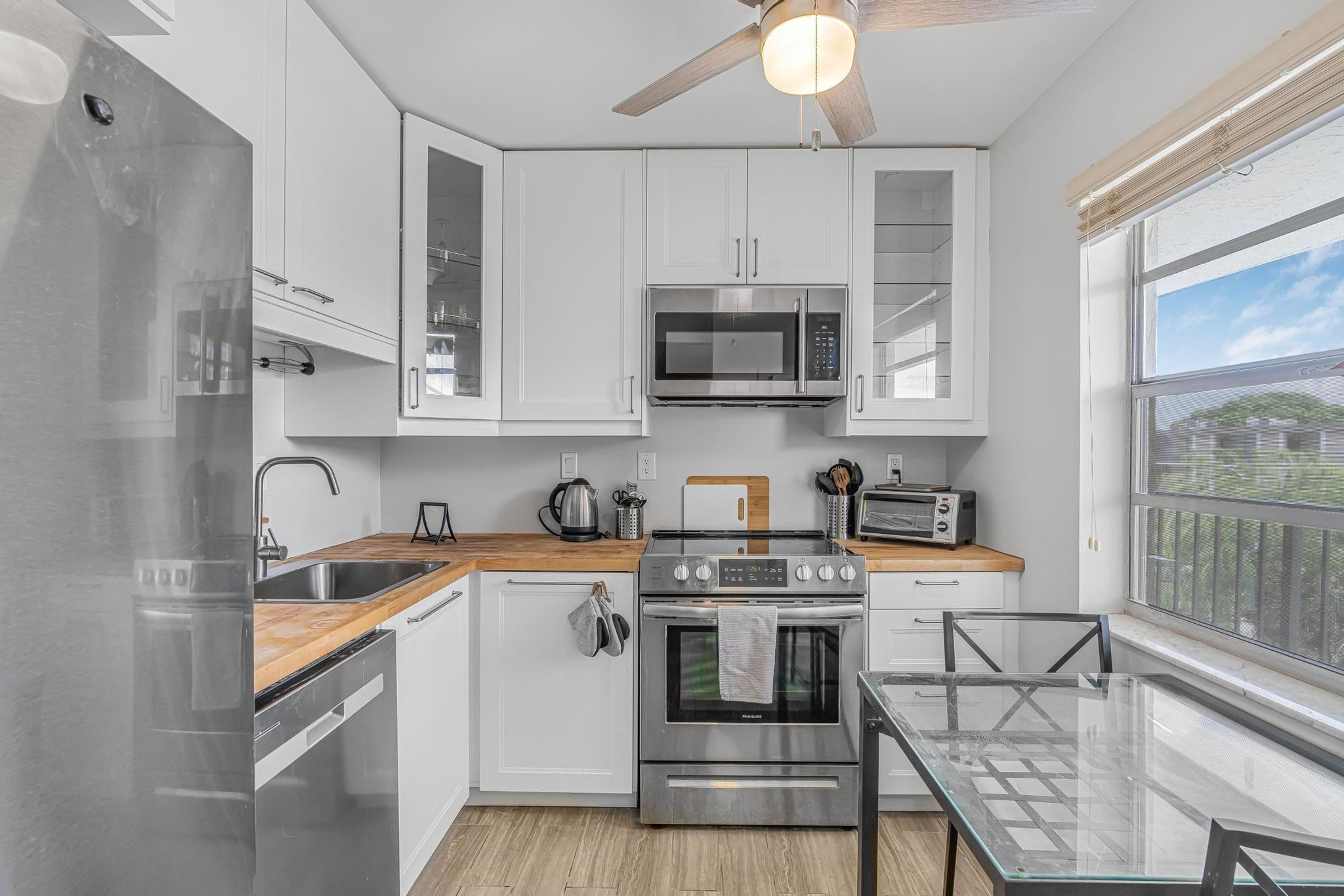 View details of listing 3000 NW 48th Terrace 423, Lauderdale Lakes, FL 33313 Lauderdale Lakes with MLS# 