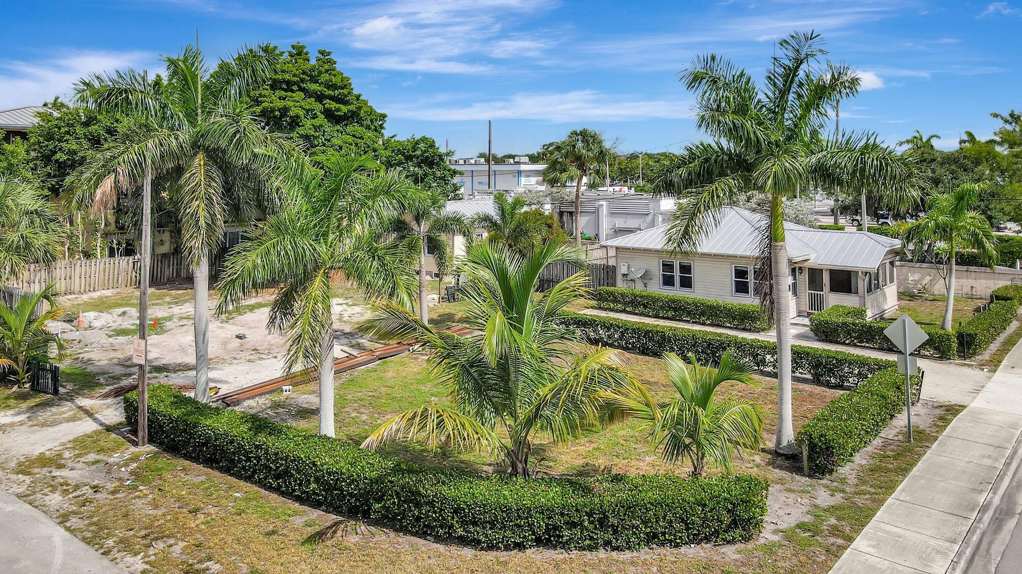 View details of listing 11 SW 11th Avenue, Fort Lauderdale, FL 33312 Fort Lauderdale with MLS#
