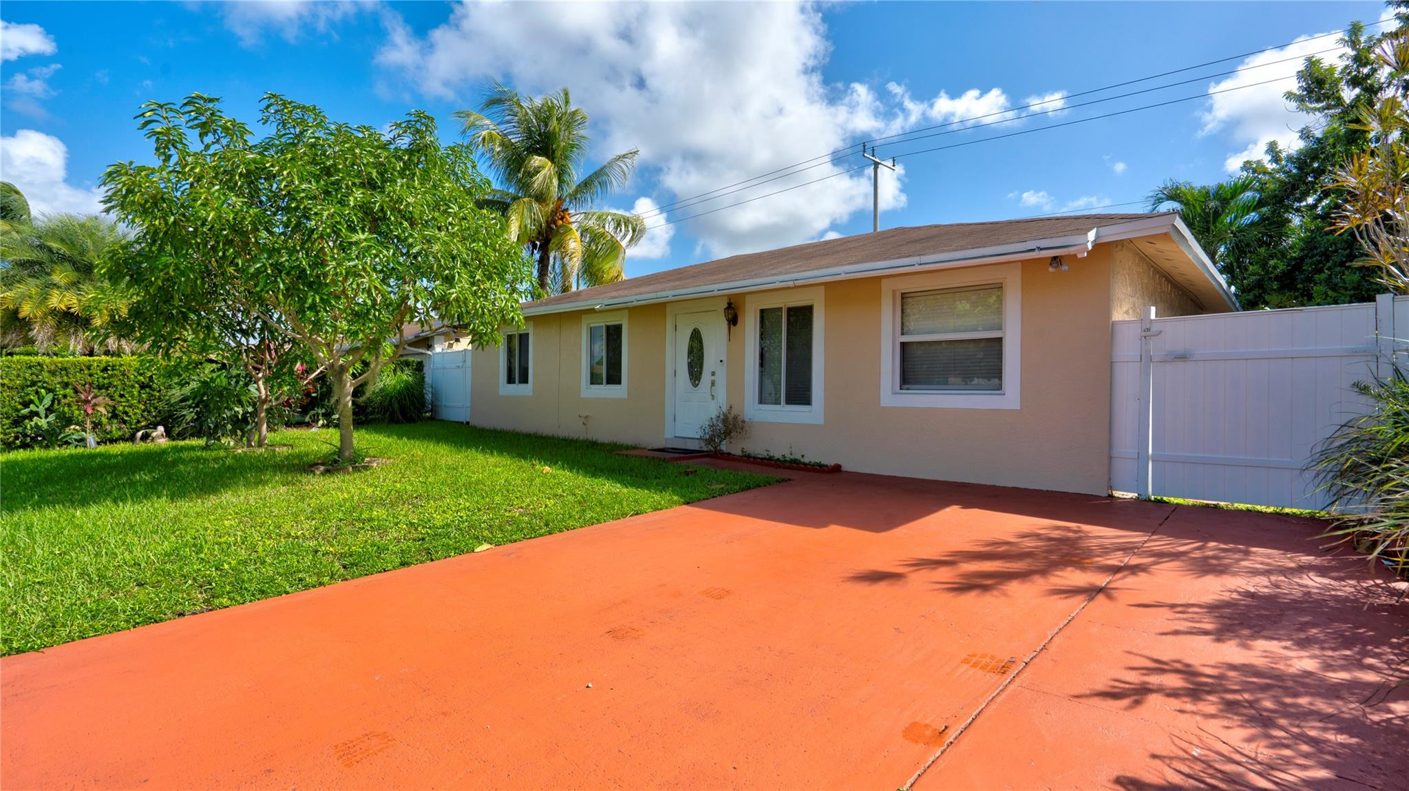 View details of listing 520 SW 81st Terrace, North Lauderdale, FL 33068 North Lauderdale with MLS#