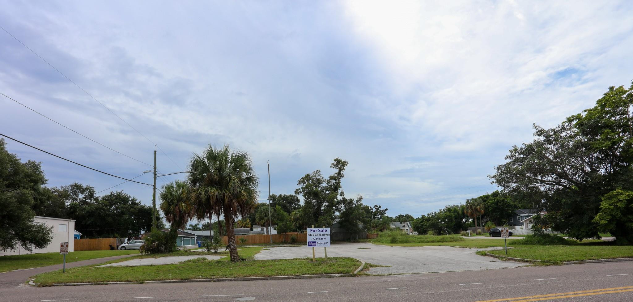 View details of listing N 17th Street, St. Petersburg, FL 33713 St. Petersburg with MLS#