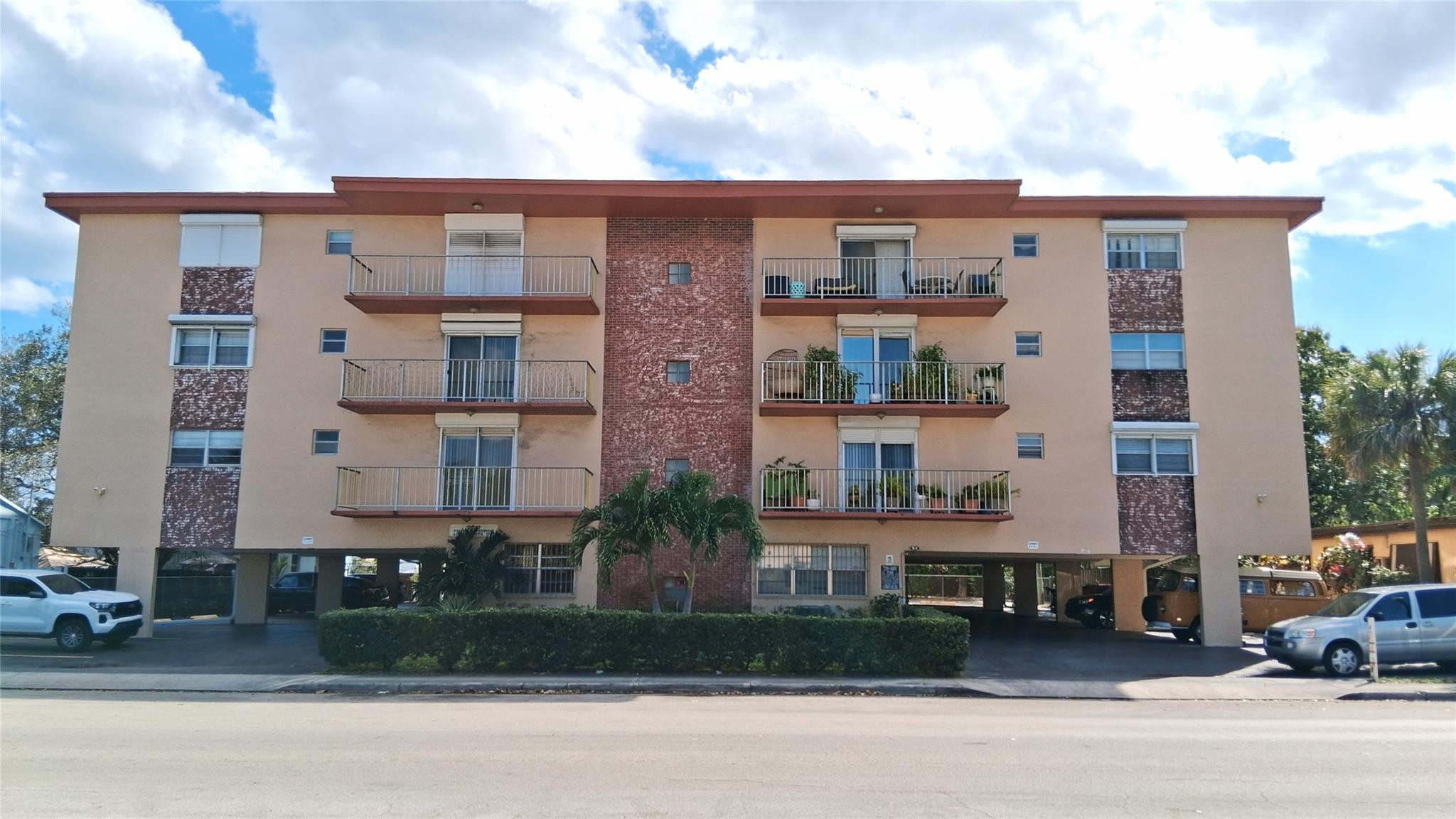 View details of listing 2010 Fillmore Street 303, Hollywood, FL 33020 Hollywood with MLS#