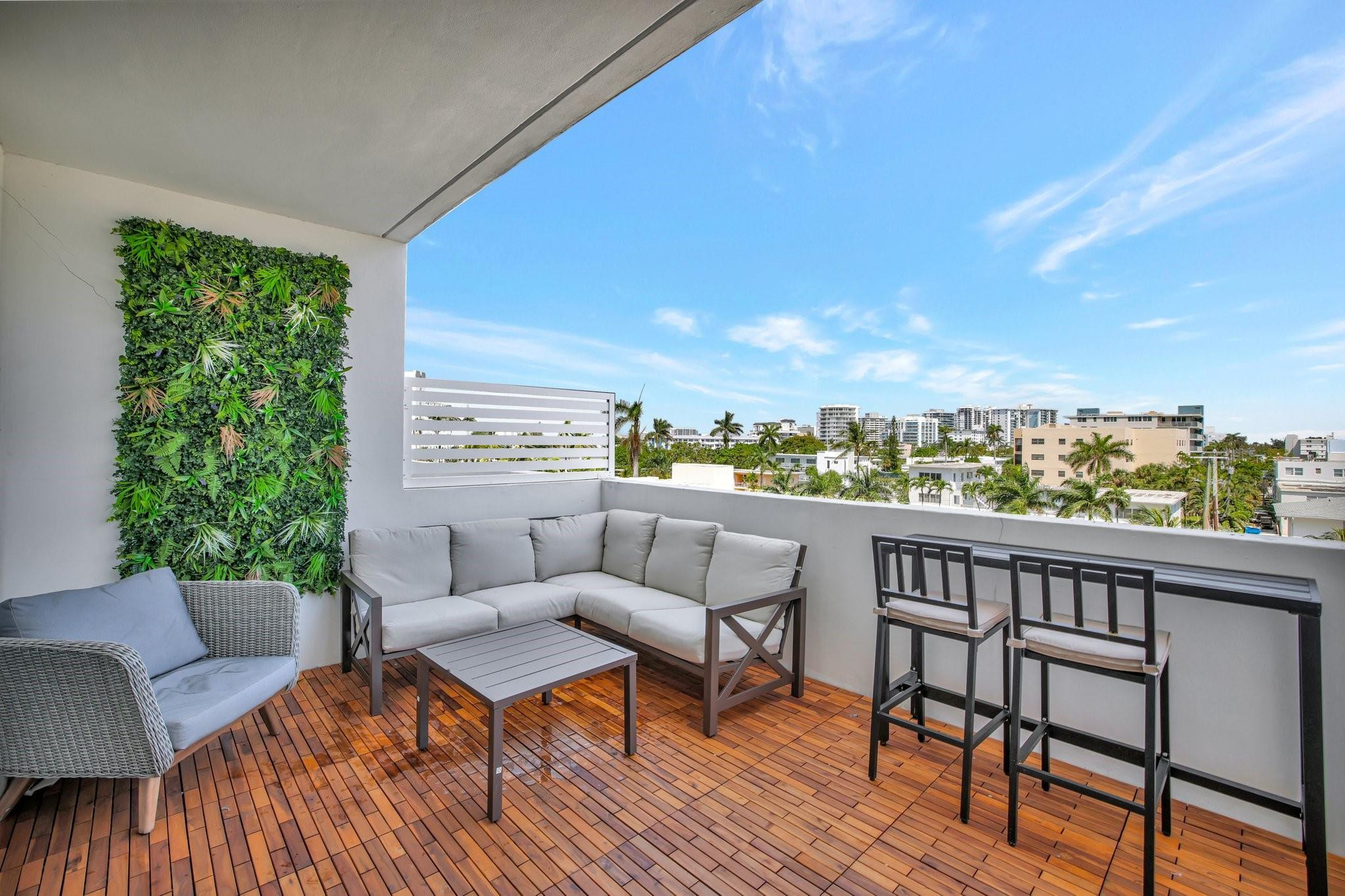 View details of listing 401 N Birch Road 413, Fort Lauderdale, FL 33304 Fort Lauderdale with MLS#