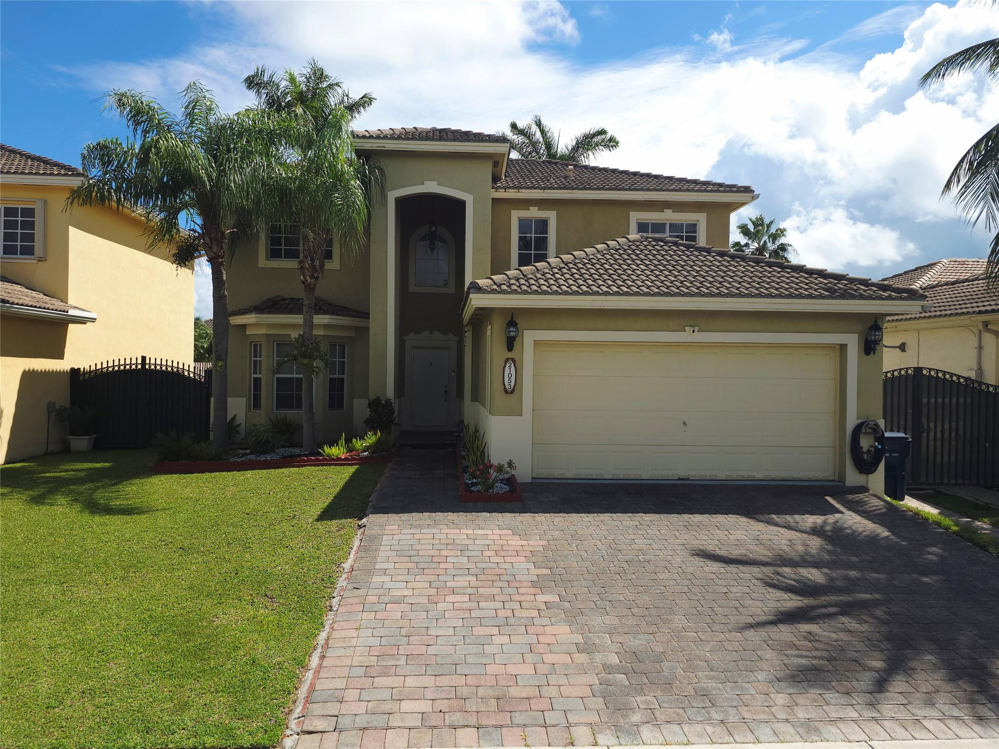 View details of listing 21053 SW 88th Place, Cutler Bay, FL 33189 Cutler Bay with MLS#