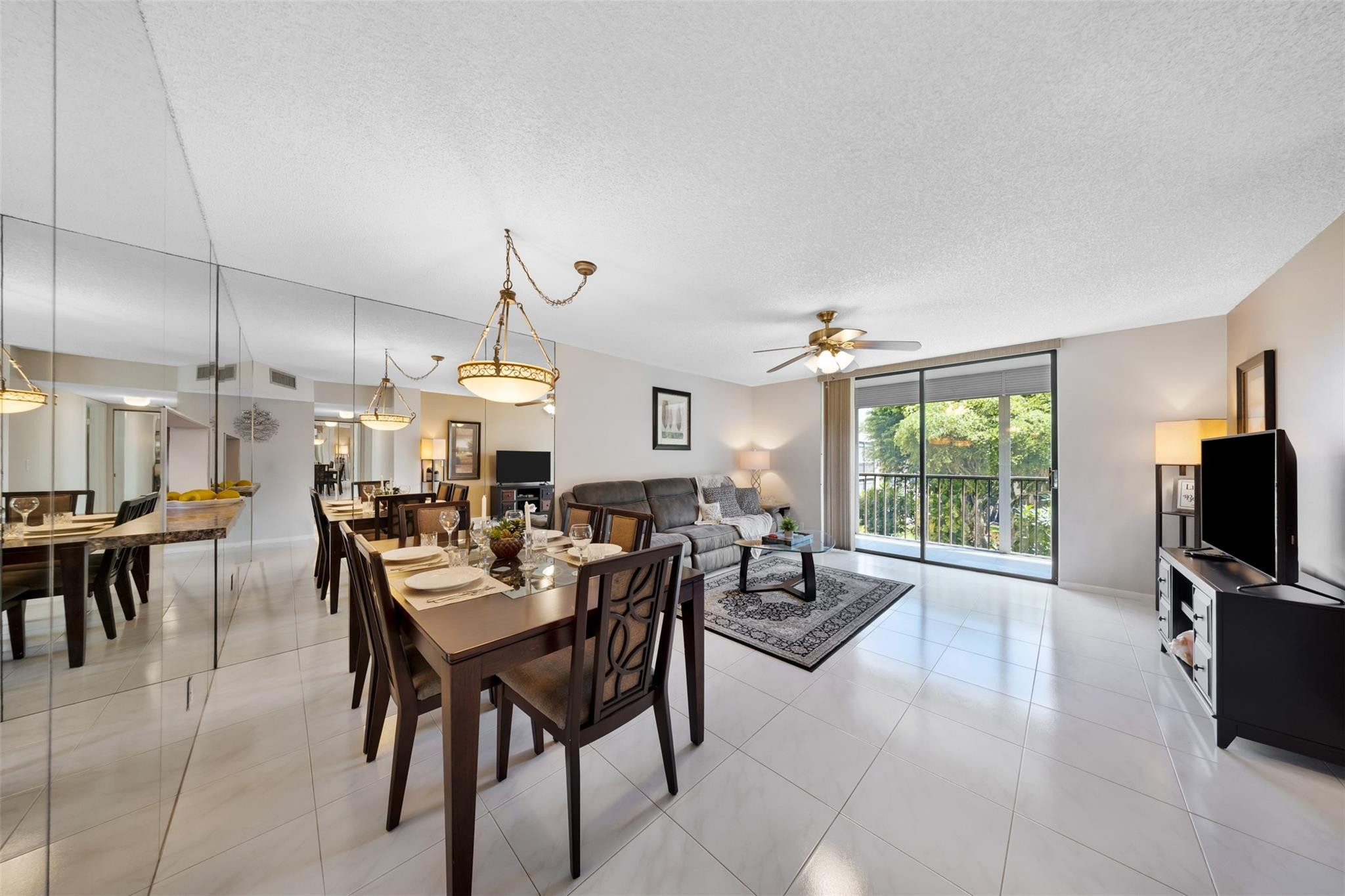 View details of listing 5250 Las Verdes Circle 317, Delray Beach, FL 33484 Delray Beach with MLS#