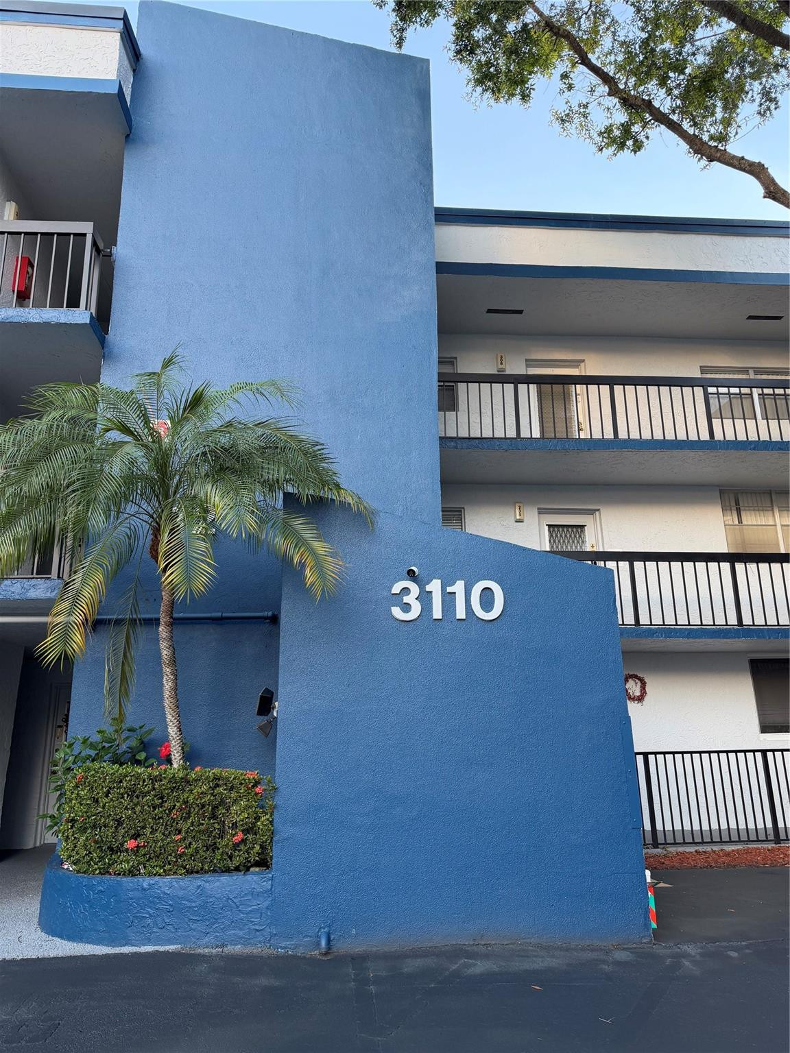 View details of listing 3110 Holiday Springs Boulevard 108, Margate, FL 33063 Margate with MLS#