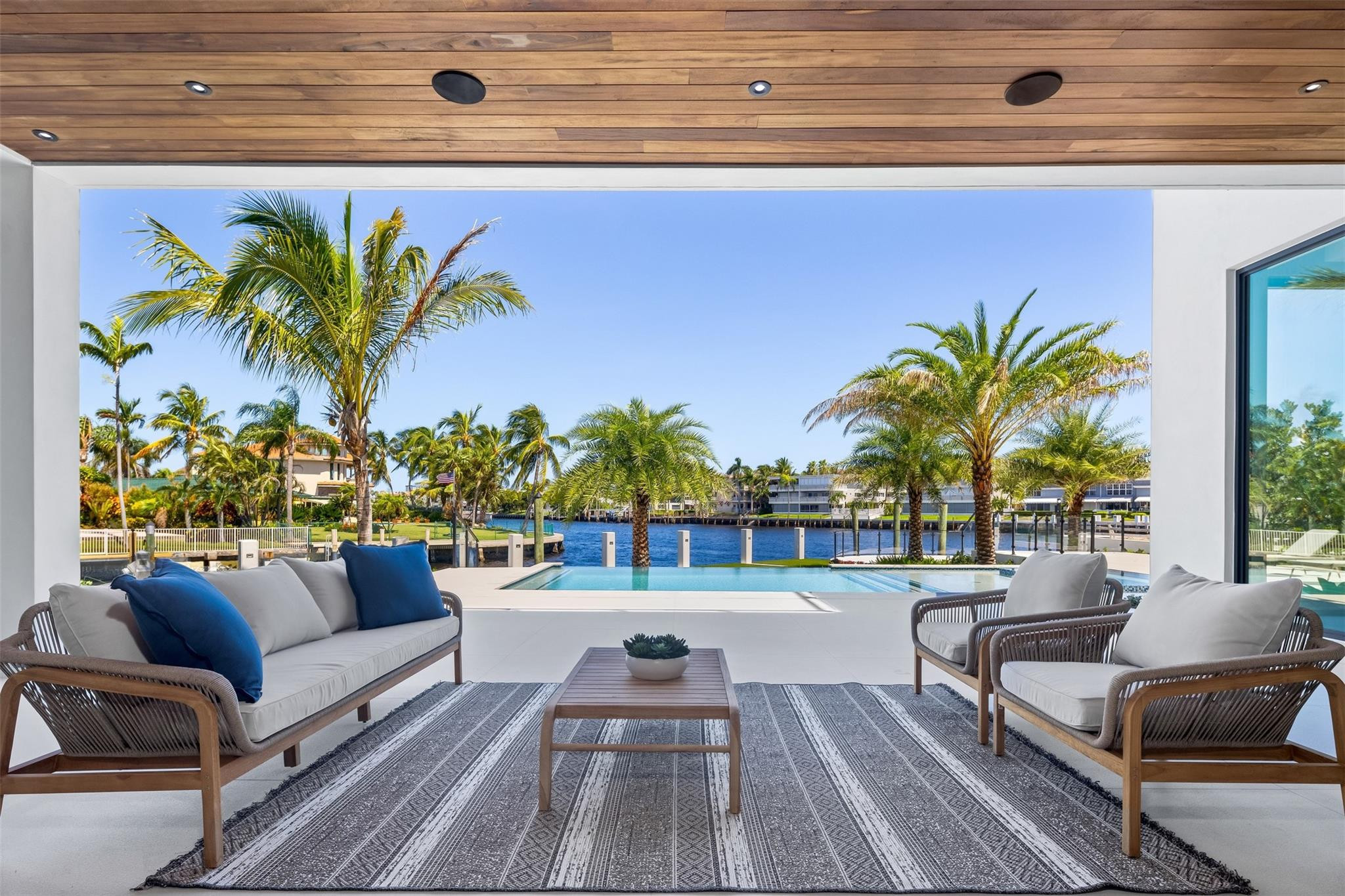 View details of listing 1555 SE 14th Court, Deerfield Beach, FL 33441 Deerfield Beach with MLS#