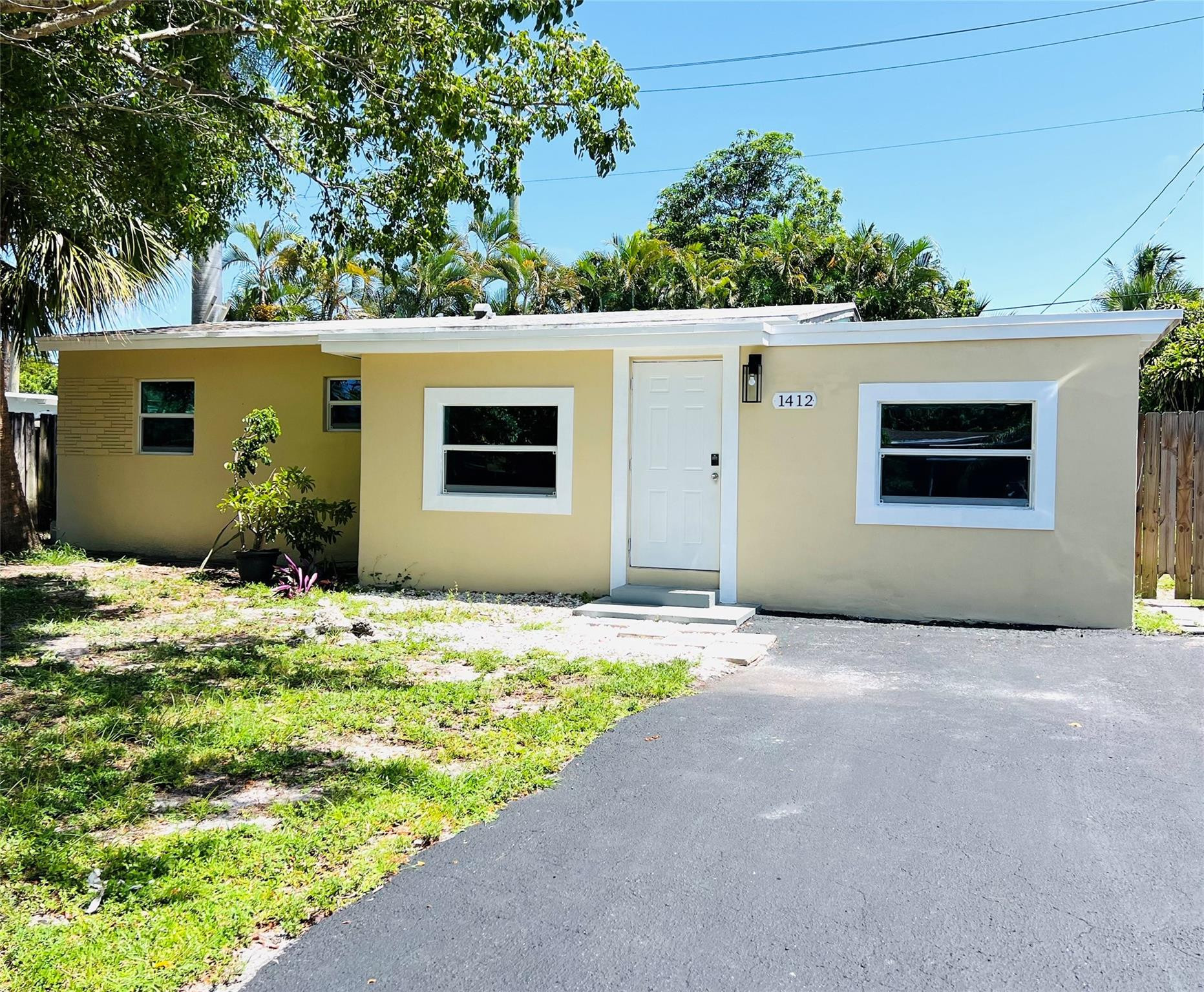 View details of listing 1412 NE 25th Court, Pompano Beach, FL 33064 Pompano Beach with MLS#