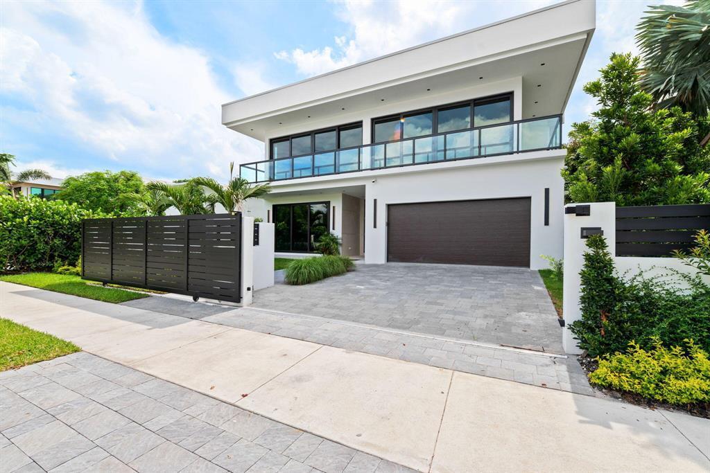 View details of listing 607 NE 17th Avenue, Fort Lauderdale, FL 33304 Fort Lauderdale with MLS# 