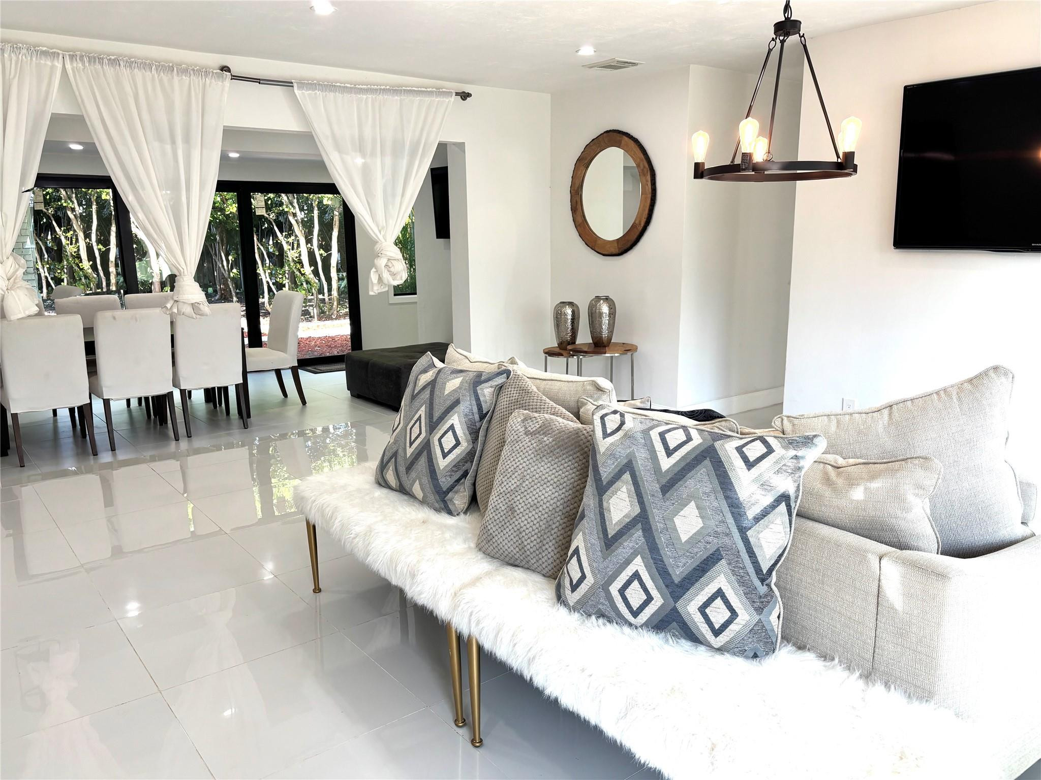 View details of listing 2101 NE 55th Court, Fort Lauderdale, FL 33308 Fort Lauderdale with MLS#
