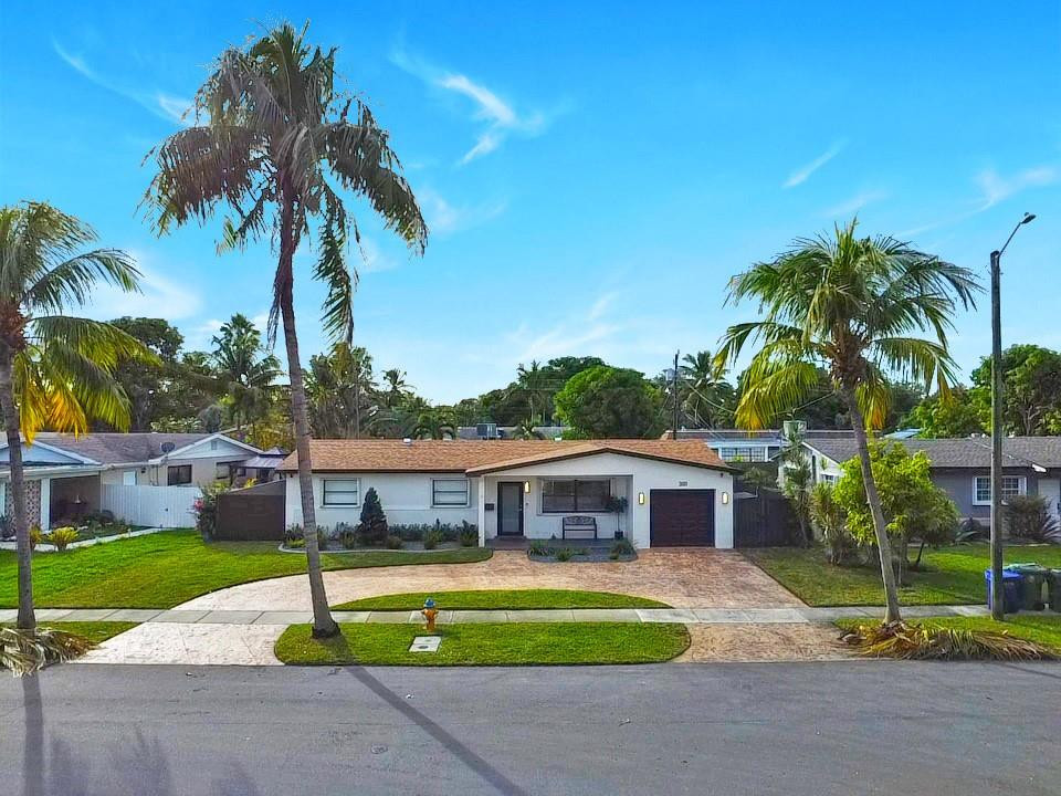 View details of listing 300 SW 65th Way, Pembroke Pines, FL 33023 Pembroke Pines with MLS#