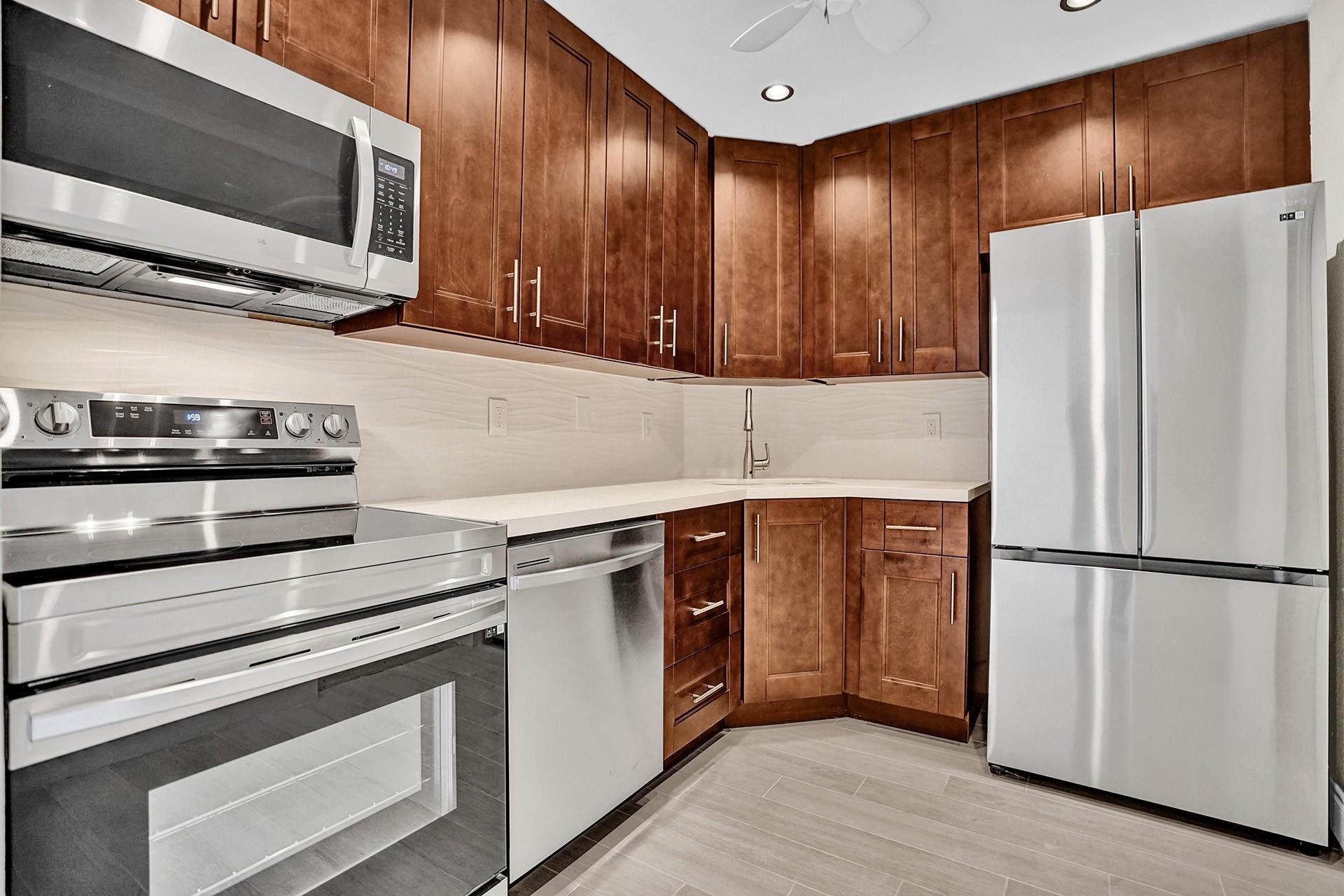View details of listing 3115 Oakland Shores Drive E109, Oakland Park, FL 33309 Oakland Park with MLS# 