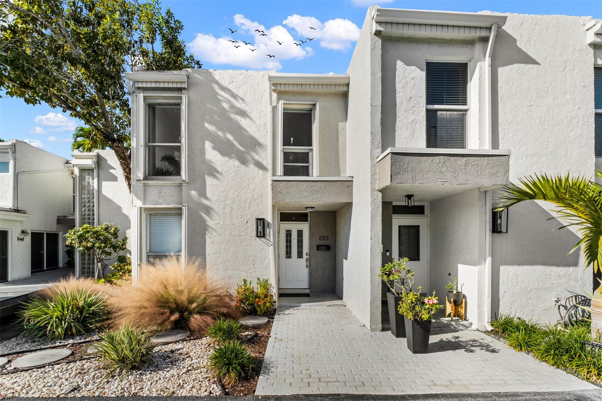 View details of listing 653 Cypress Lane 21b, Wilton Manors, FL 33305 Wilton Manors with MLS#