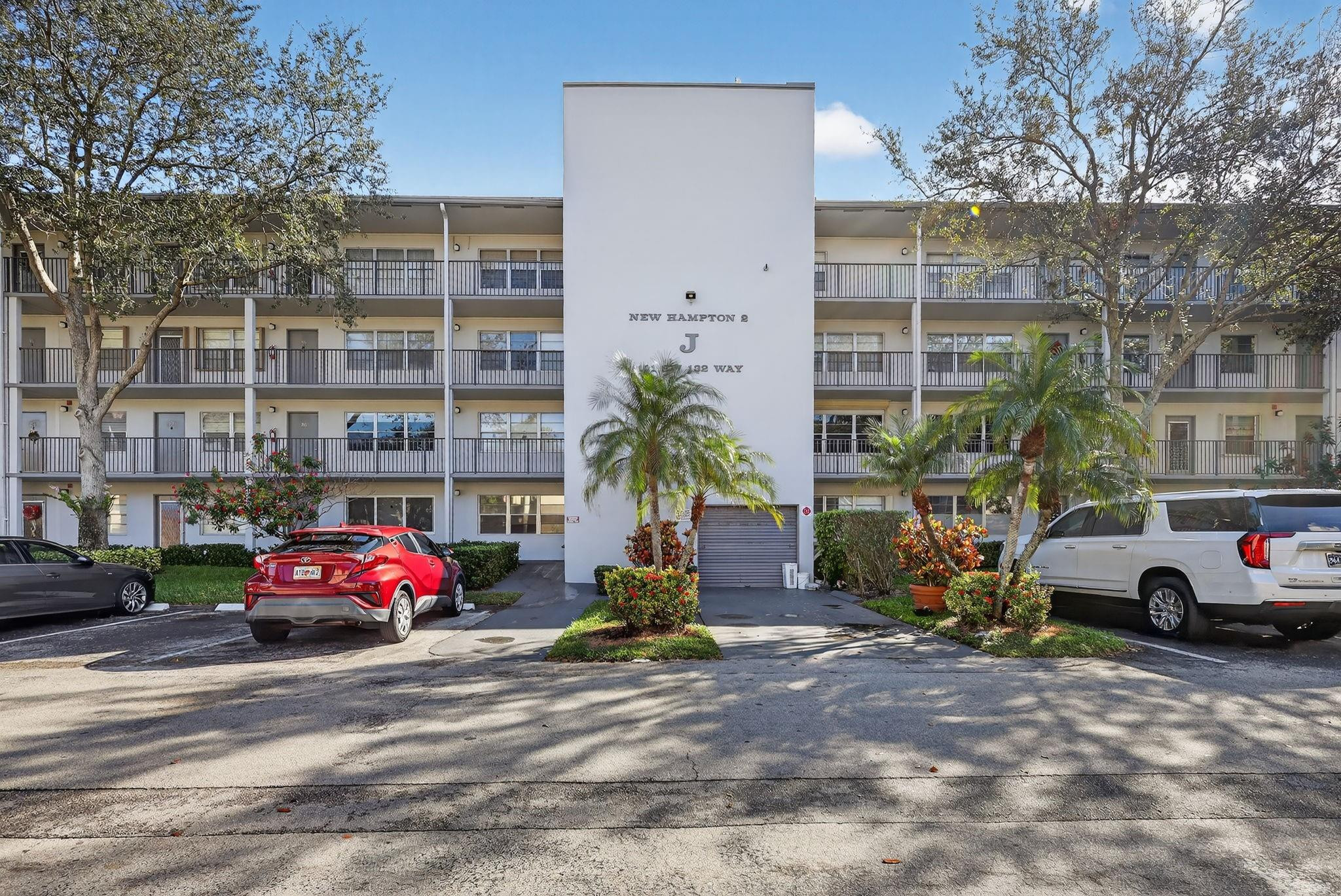 View details of listing 101 SW 132nd Way 418J, Hollywood, FL 33027 Hollywood with MLS# 