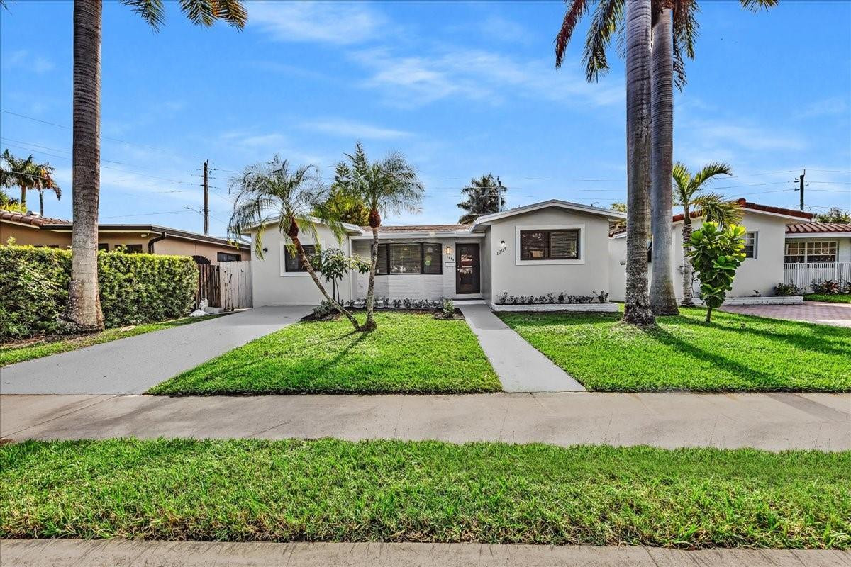 View details of listing 1004 Johnson Street, Hollywood, FL 33019 Hollywood with MLS#