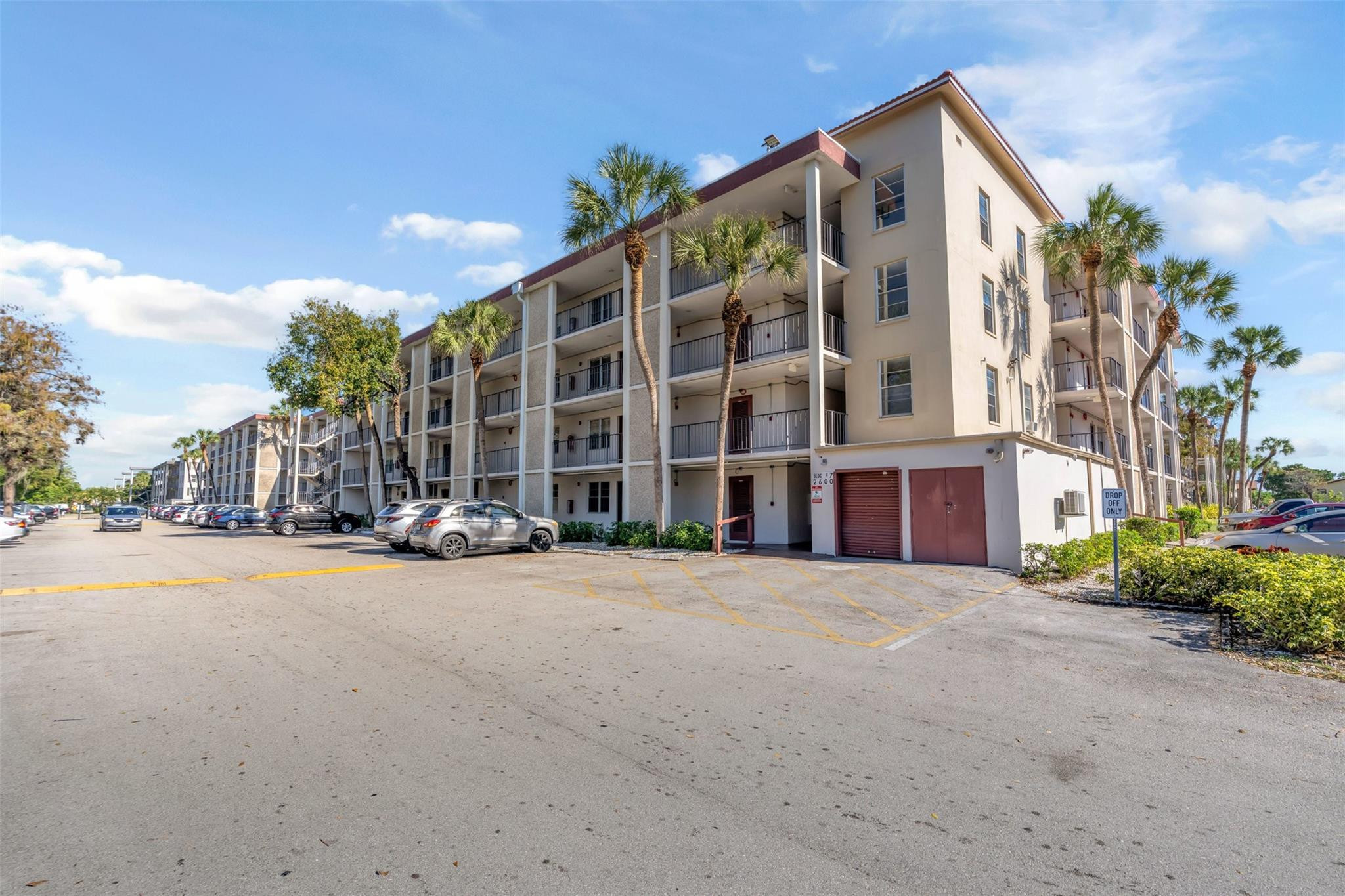 View details of listing 2600 NW 49th Avenue 309, Lauderdale Lakes, FL 33313 Lauderdale Lakes with MLS# 