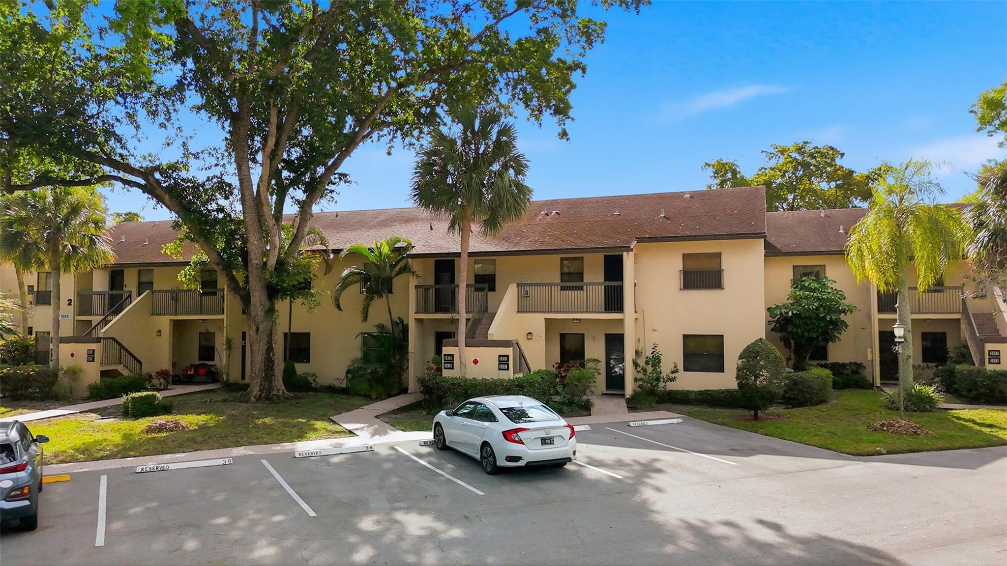 View details of listing 3053 Carambola Circle N Unit 3053, Coconut Creek, FL 33066 Coconut Creek with MLS#
