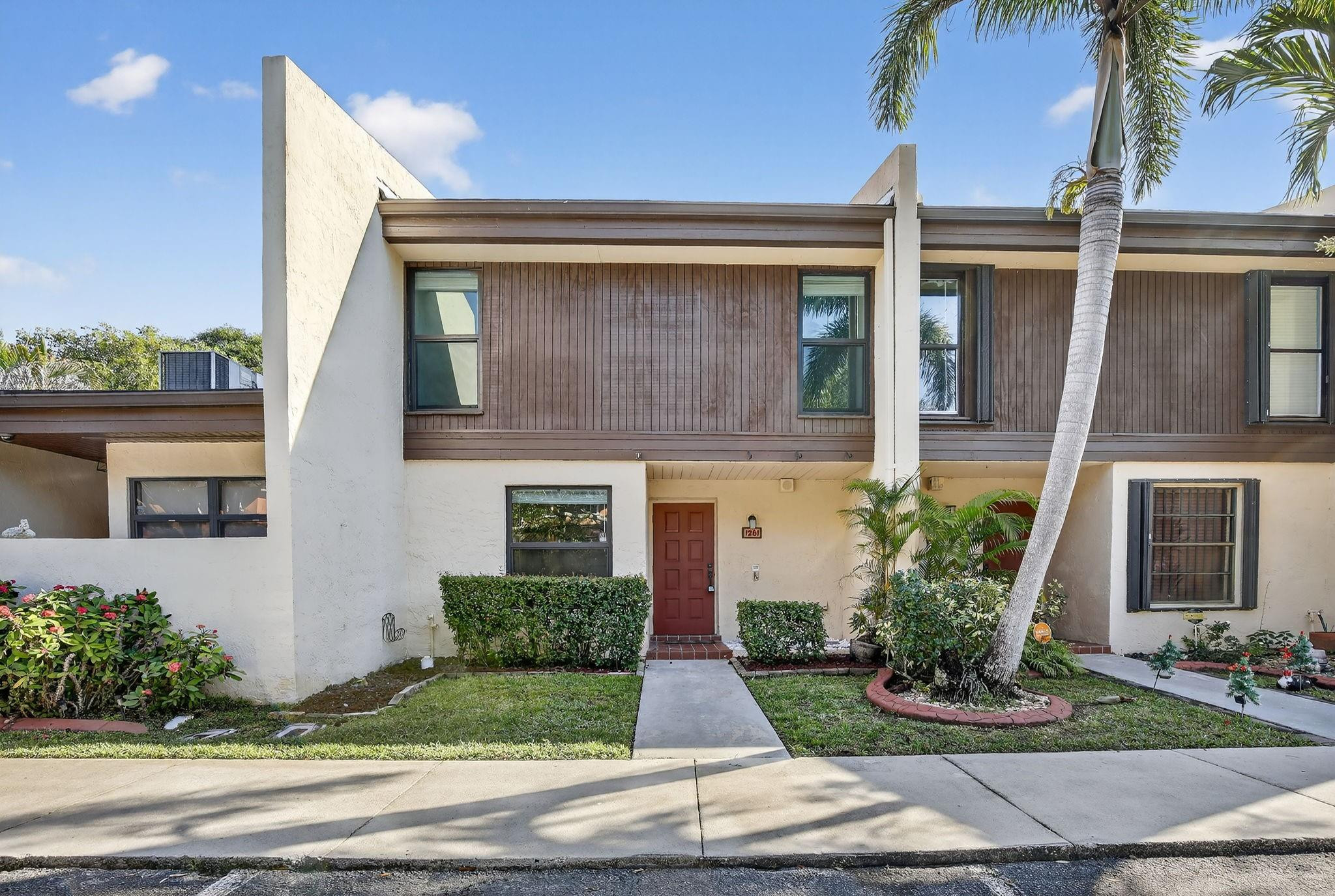 View details of listing 1261 NW 99th Terrace 47, Pembroke Pines, FL 33024 Pembroke Pines with MLS#