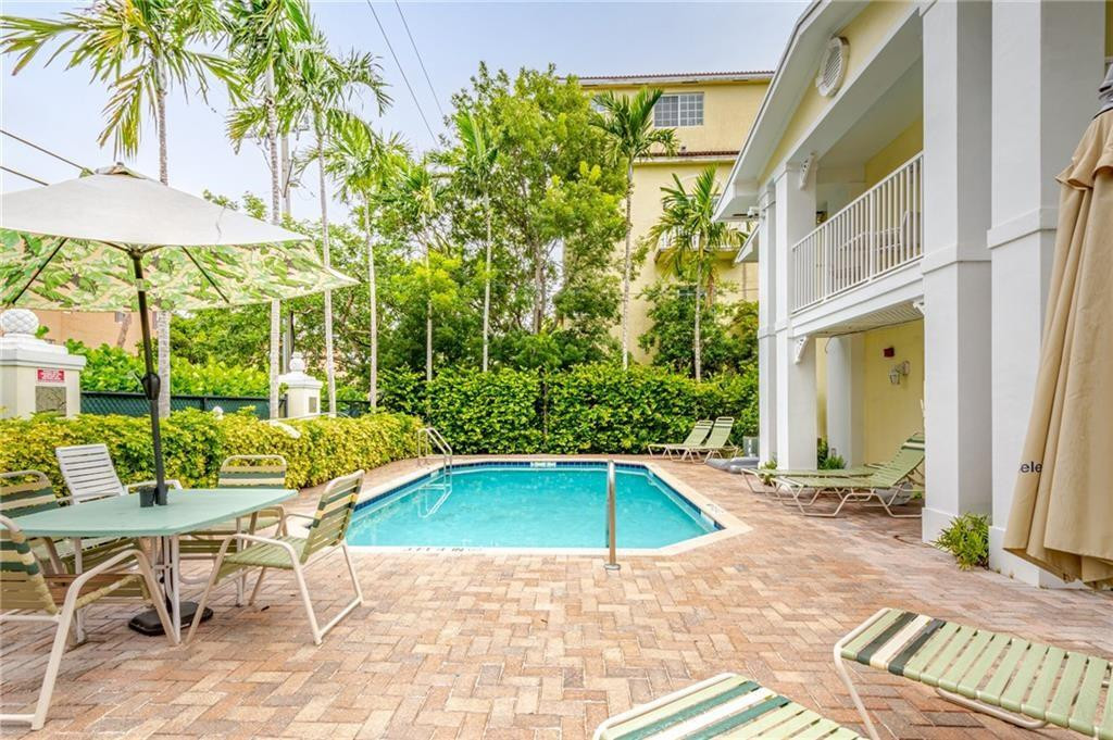 View details of listing 2660 NE 8th Avenue 211, Wilton Manors, FL 33334 Wilton Manors with MLS#