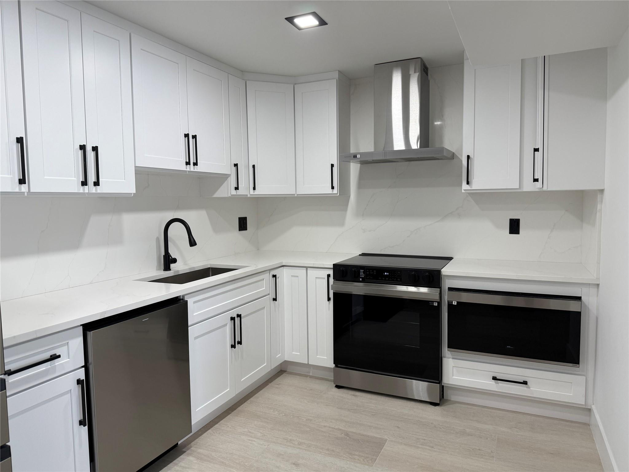Listing  3010 N Course Drive 207, Pompano Beach, FL 33069, Pompano Beach, FL 33069