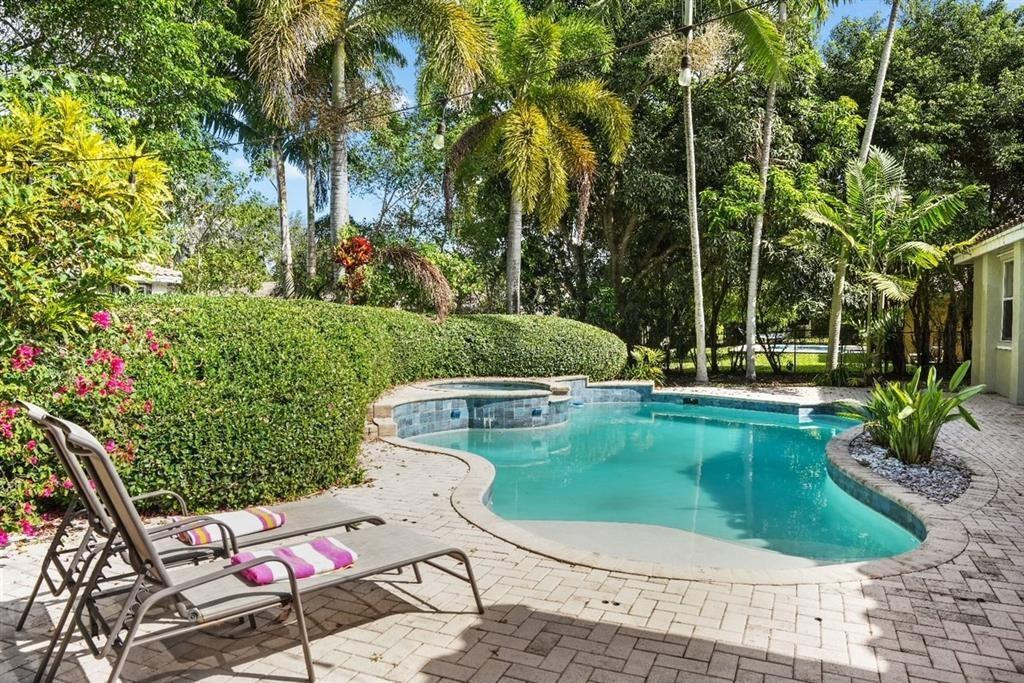 View details of listing 8209 SW 173rd Terrace, Palmetto Bay, FL 33157 Palmetto Bay with MLS#