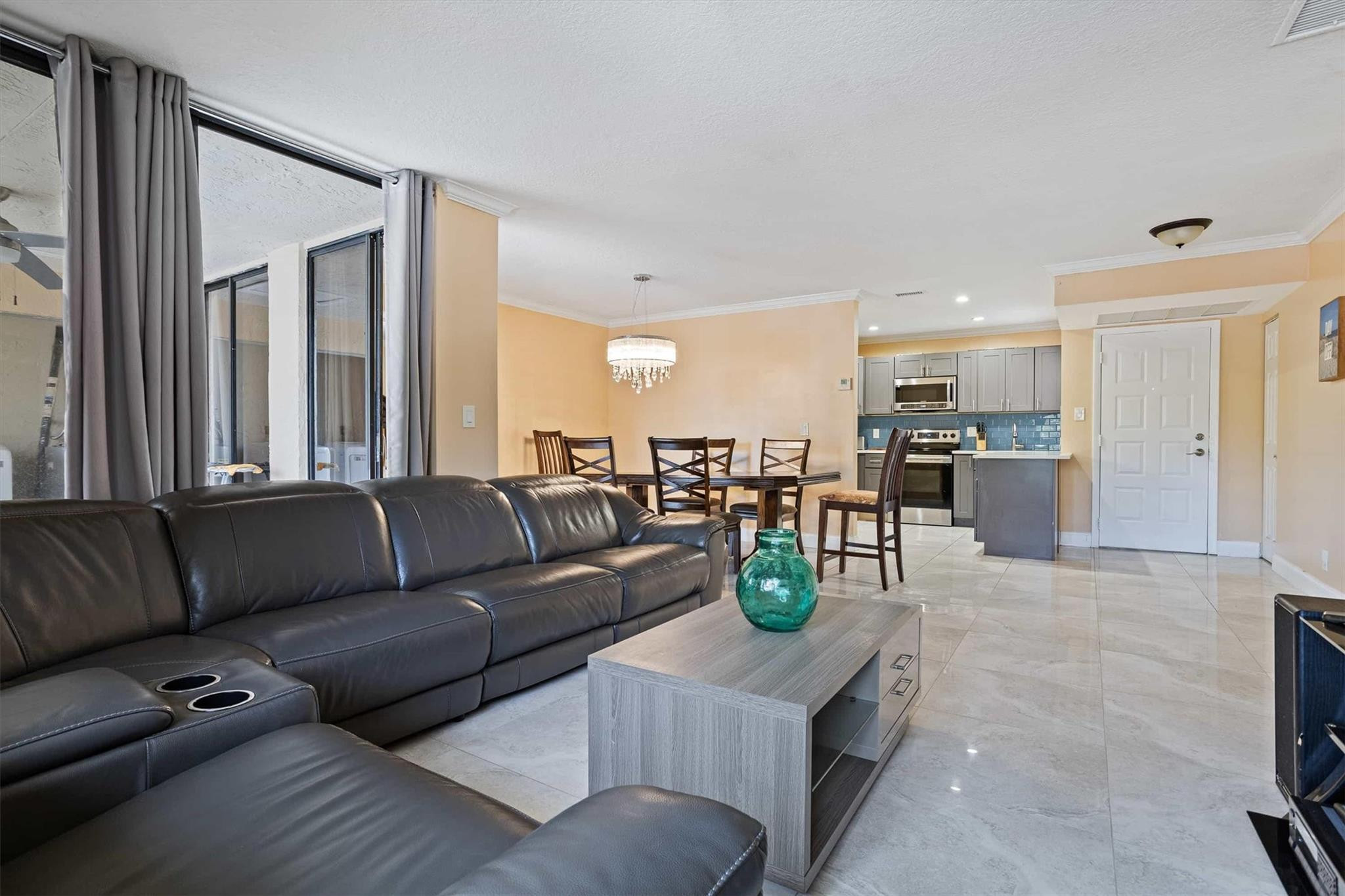View details of listing 4156 Carambola Circle 2154, Coconut Creek, FL 33066 Coconut Creek with MLS#