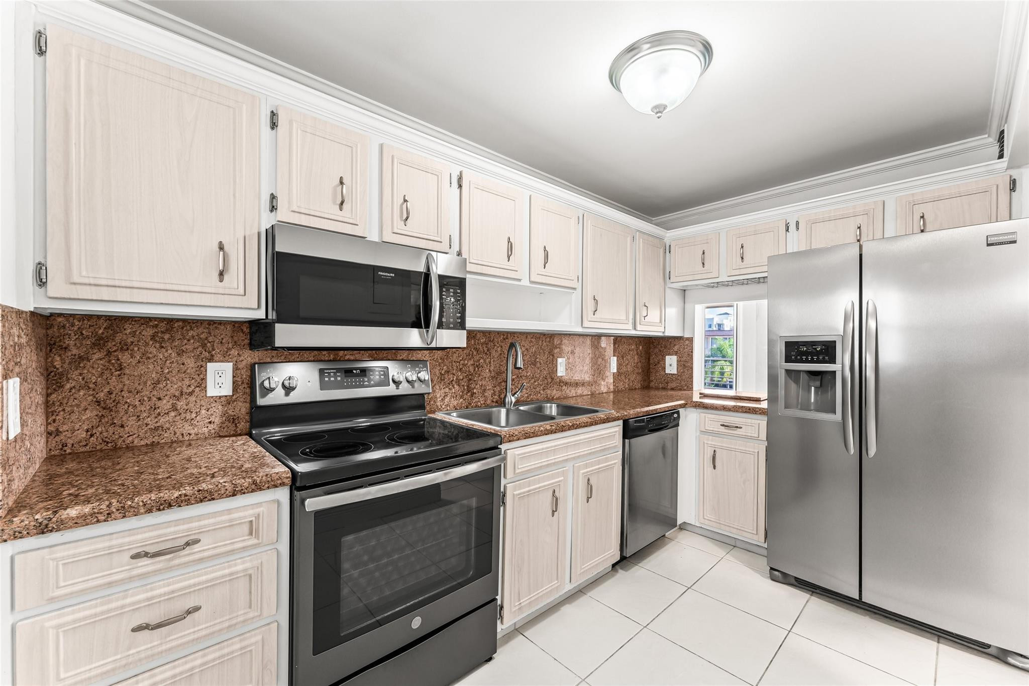 View details of listing 4500 N Federal Highway 344e, Lighthouse Point, FL 33064 Lighthouse Point with MLS#