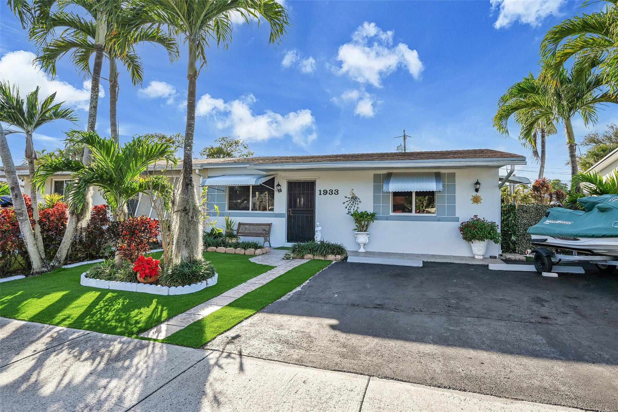 View details of listing 1933 SW 67th Avenue, North Lauderdale, FL 33068 North Lauderdale with MLS#
