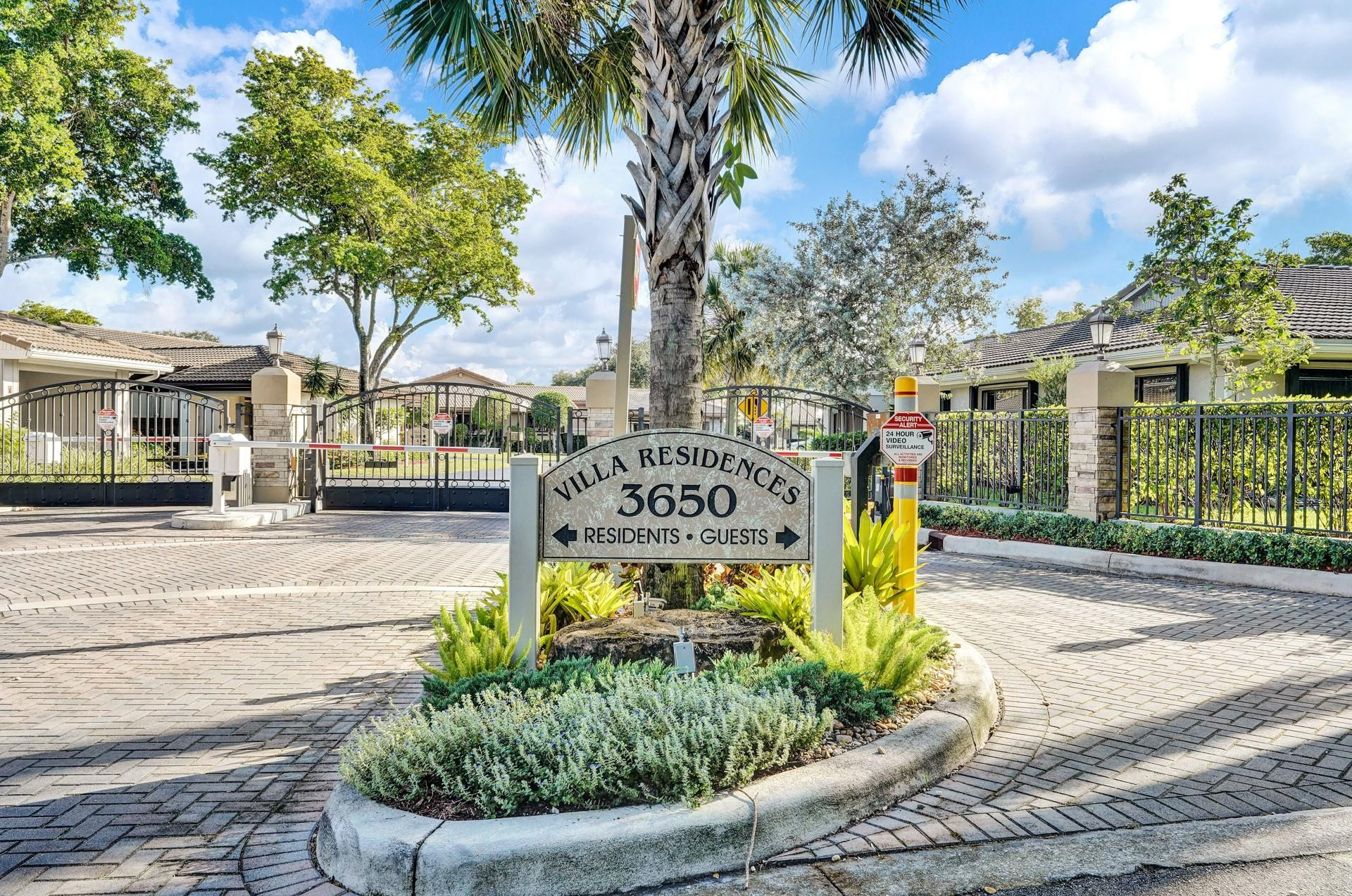 View details of listing 3650 N 36th Avenue 51, Hollywood, FL 33021 Hollywood with MLS#
