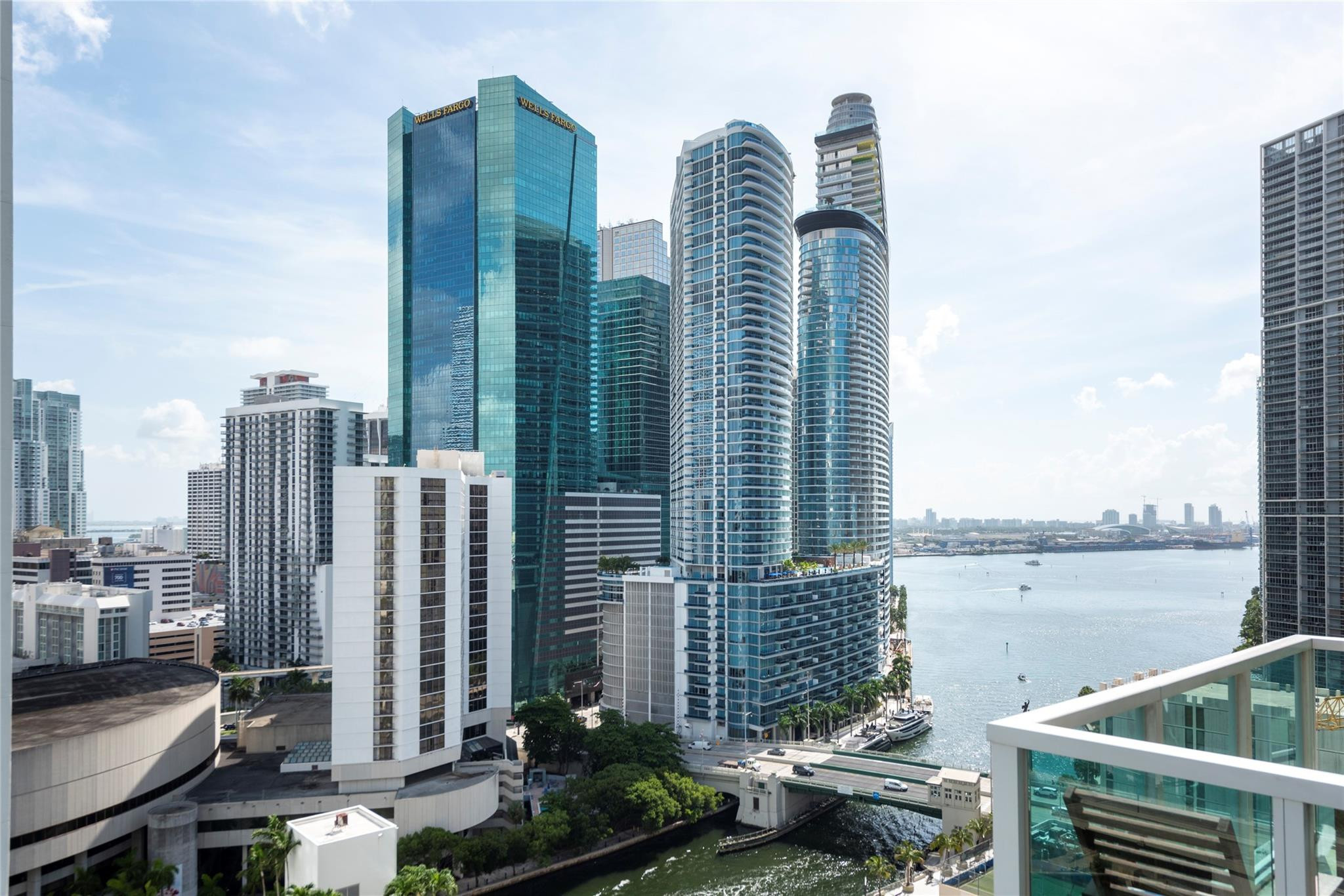 View details of listing 41 SE 5th Street 1315, Miami, FL 33131 Miami with MLS# 