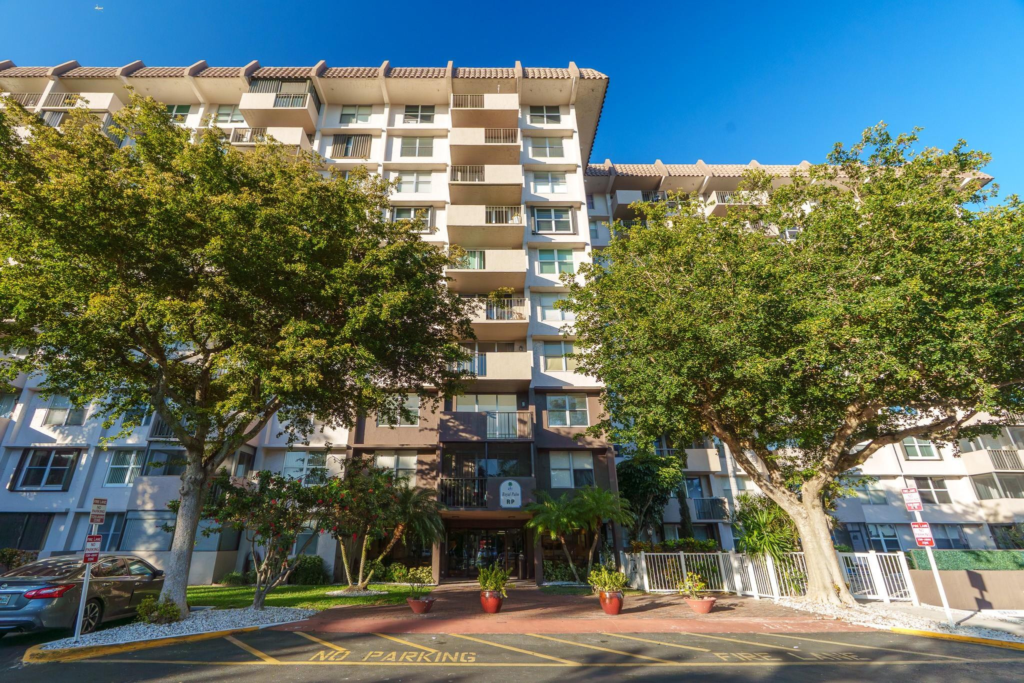 View details of listing 777 S Federal Hy 811-d, Pompano Beach, FL 33062 Pompano Beach with MLS#