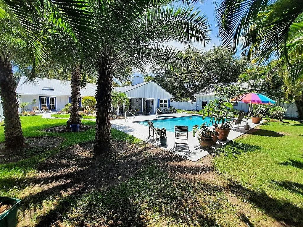 View details of listing 155 31st Avenue, Vero Beach, FL 32968 Vero Beach with MLS#