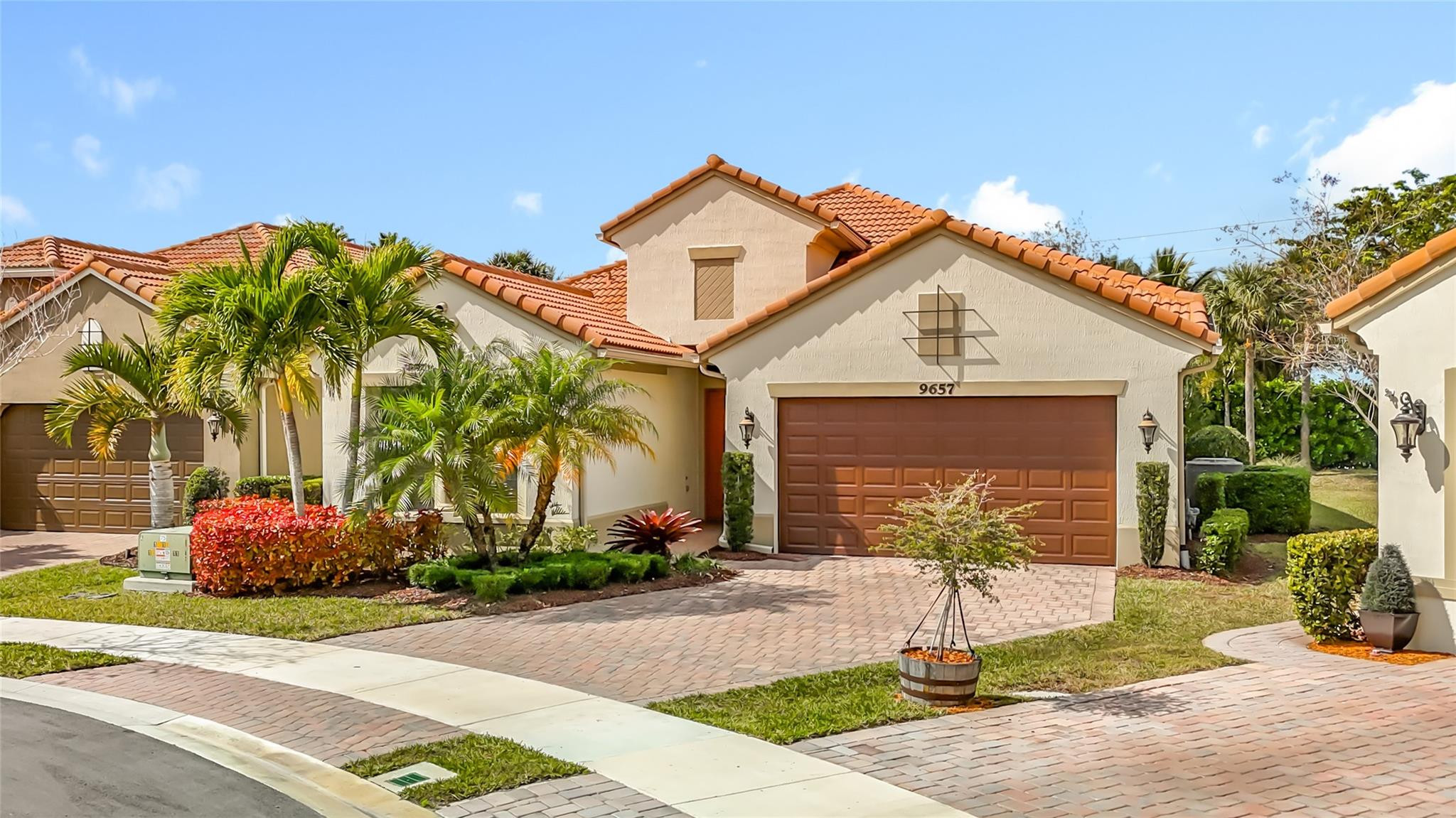 View details of listing 9657 Kalmar Circle, Parkland, FL 33076 Parkland with MLS# 