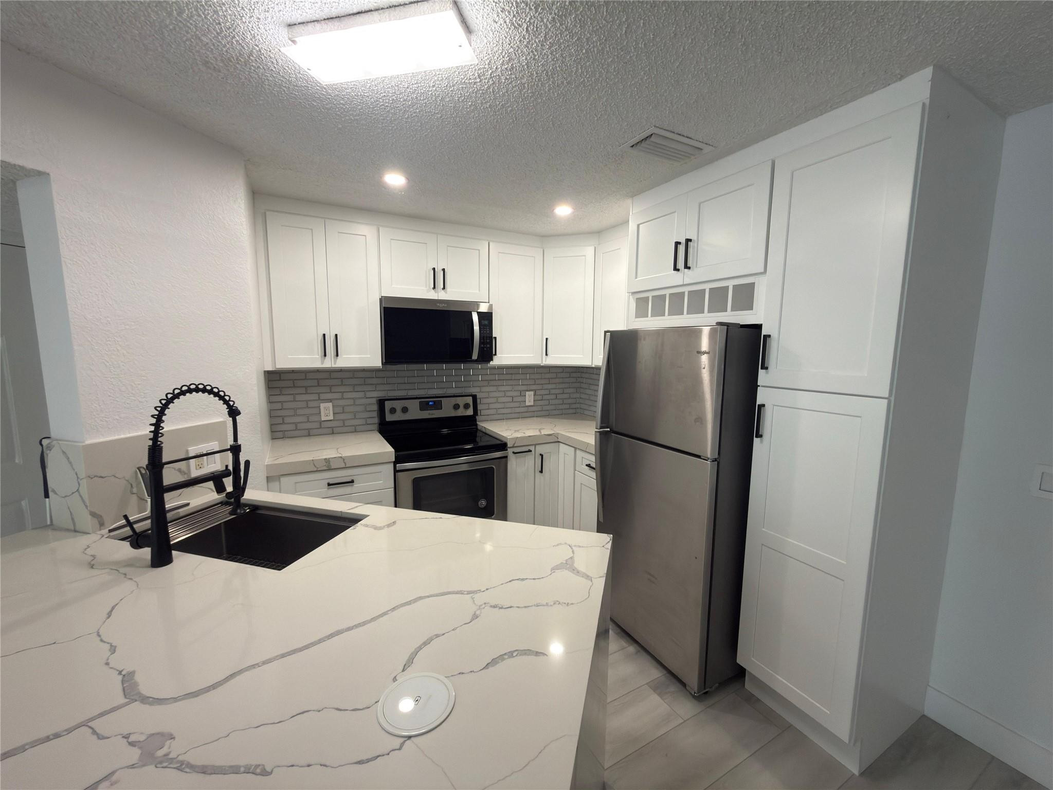 Listing  3470 Pinewalk Drive 214, Margate, FL 33063, Margate, FL 33063