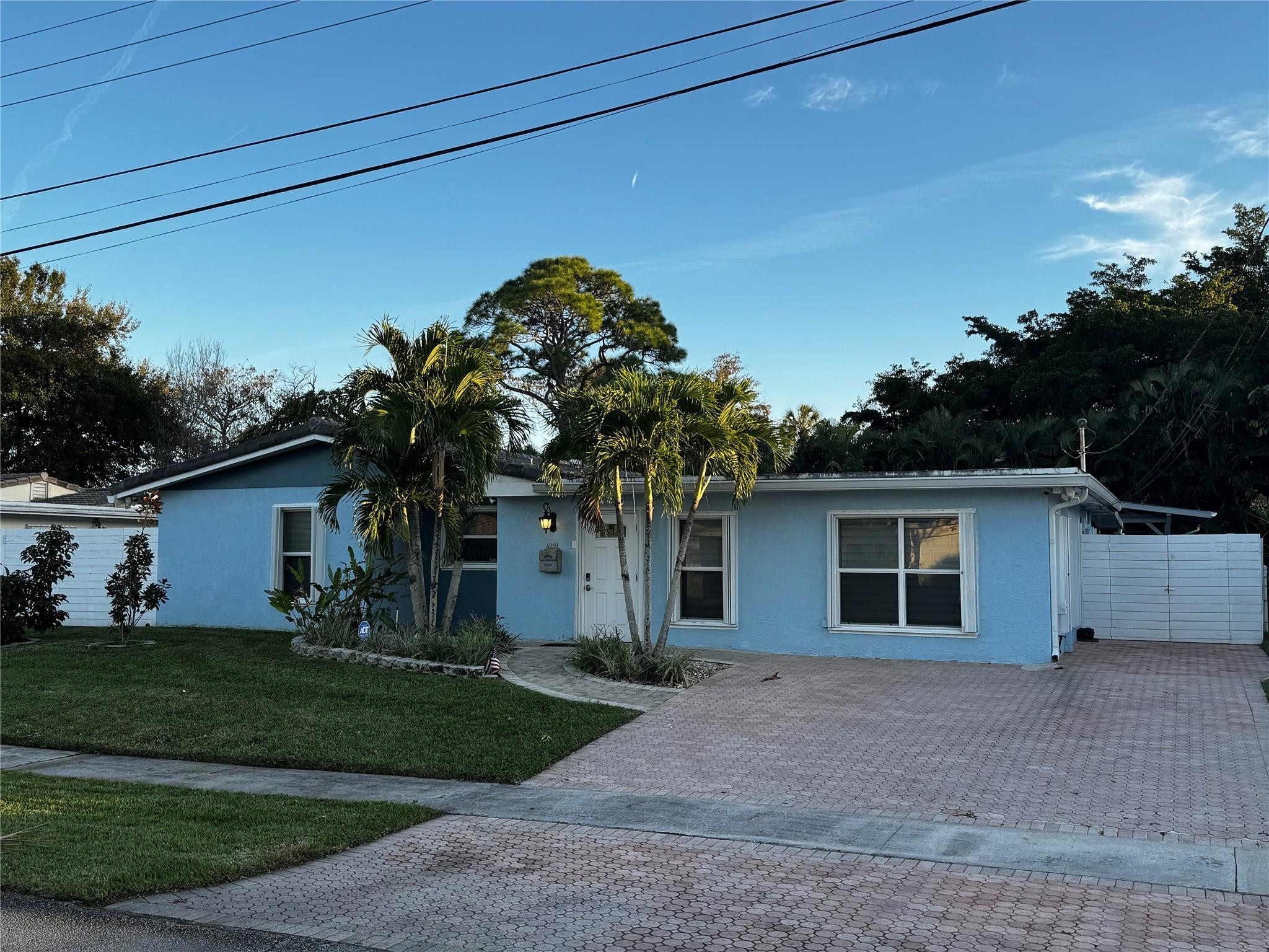 View details of listing 4250 NW 9th Court, Coconut Creek, FL 33066 Coconut Creek with MLS# 