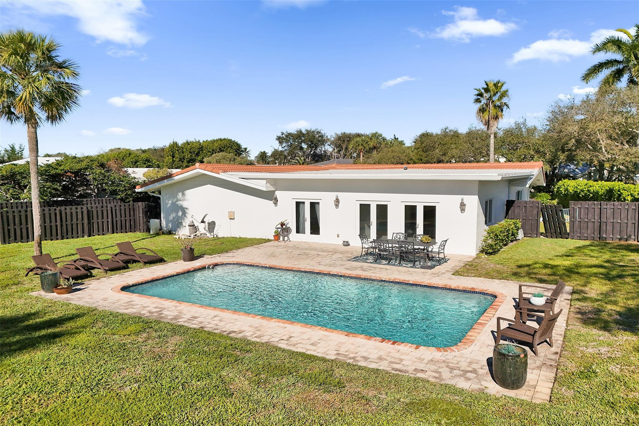 View details of listing 26 Cayuga Road, Sea Ranch Lakes, FL 33308 Sea Ranch Lakes with MLS# 