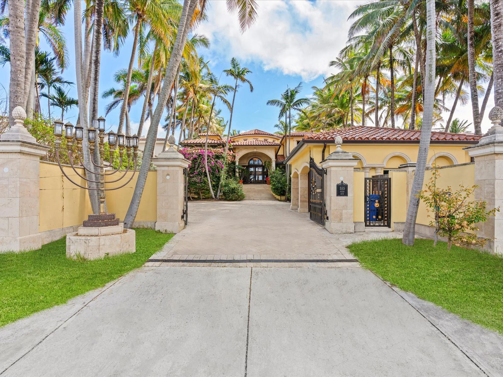 View details of listing 555 Ocean Boulevard, Golden Beach, FL 33160 Golden Beach with MLS#